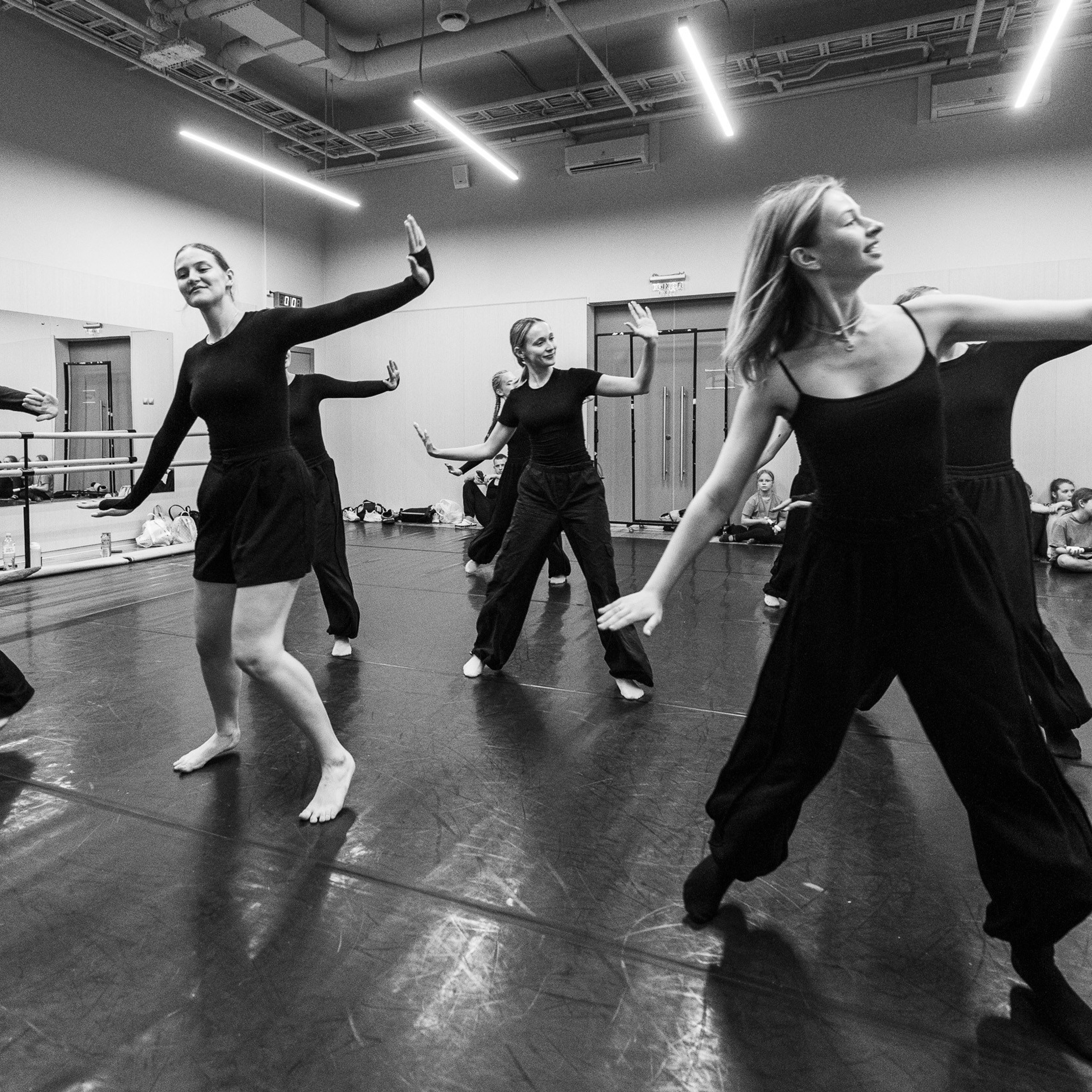 Один день до концерта, МАЙ 2025. Взгляд через объектив