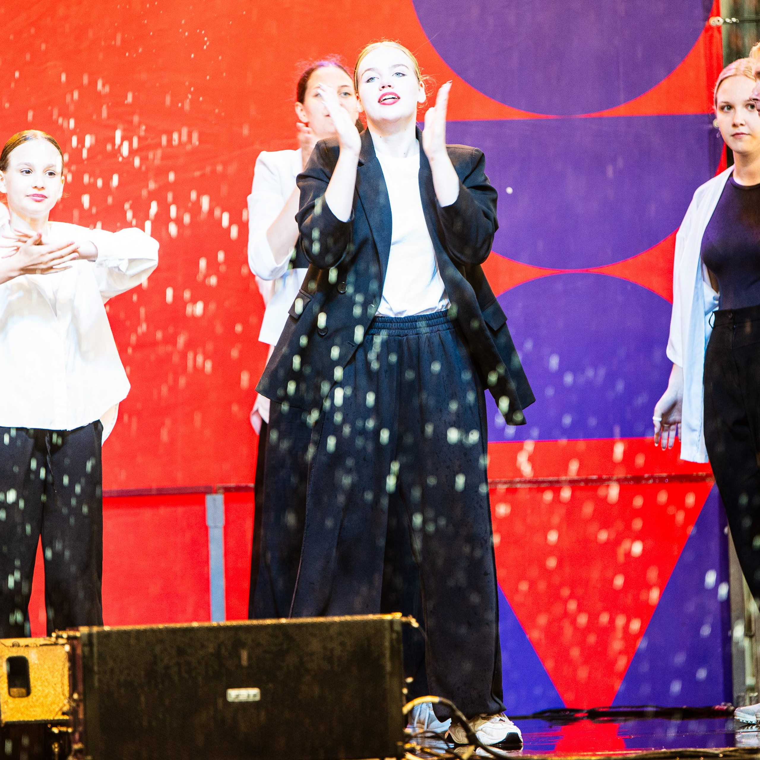 ИЮНЬ 2025 (108 МИНУТ). Взгляд через объектив