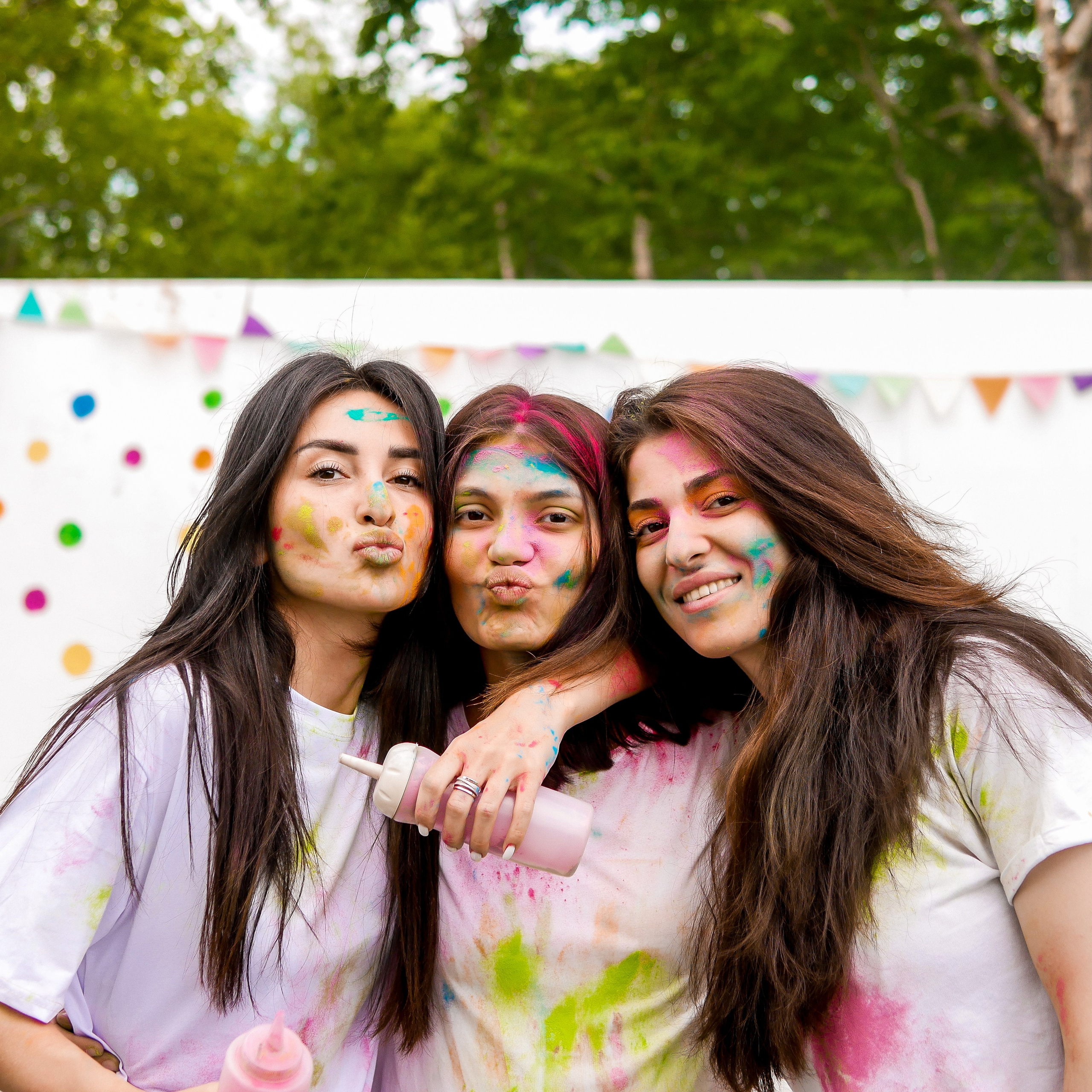 Корпоратив на&nbsp;природе с&nbsp;красками Холли