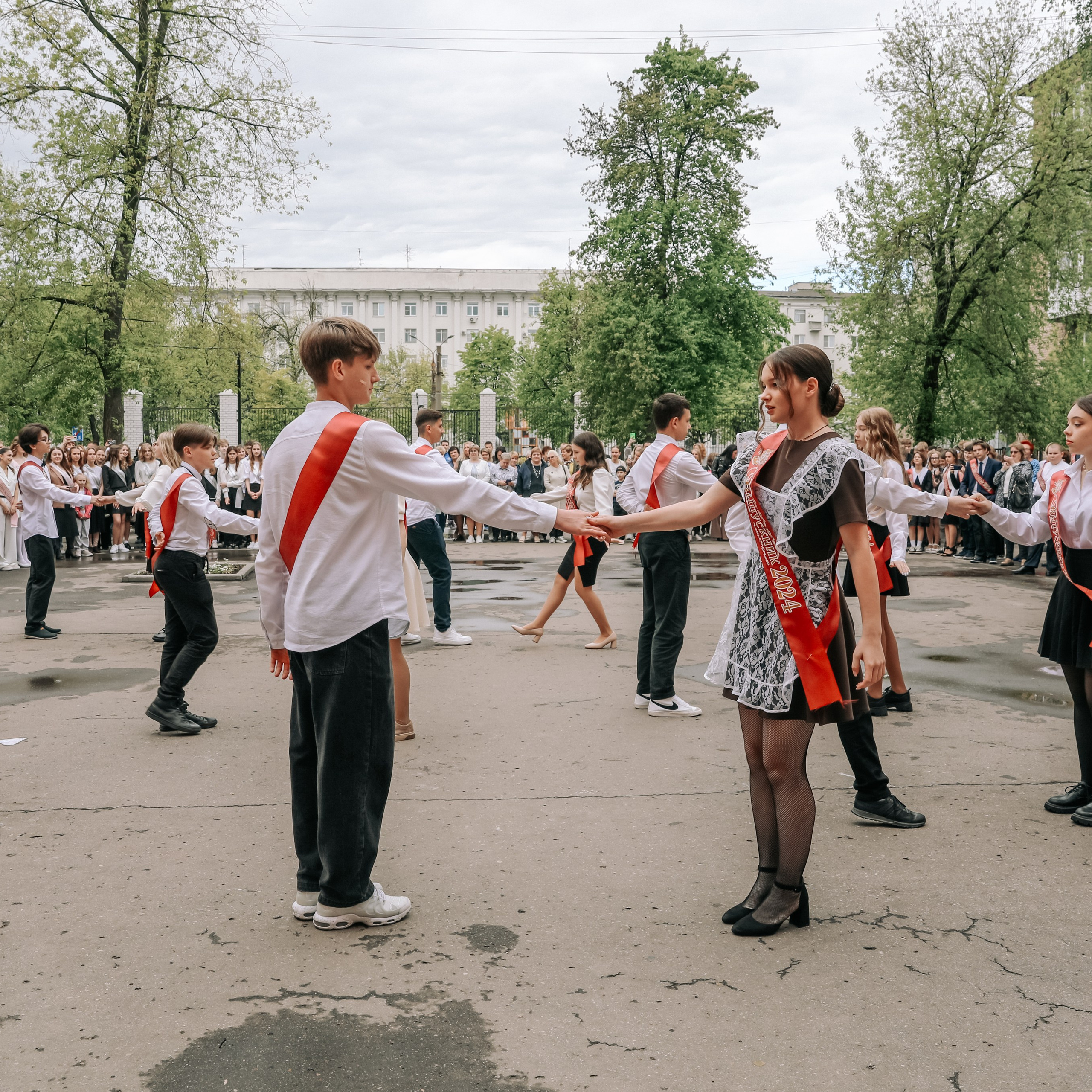 Школа № 127. 9 класс