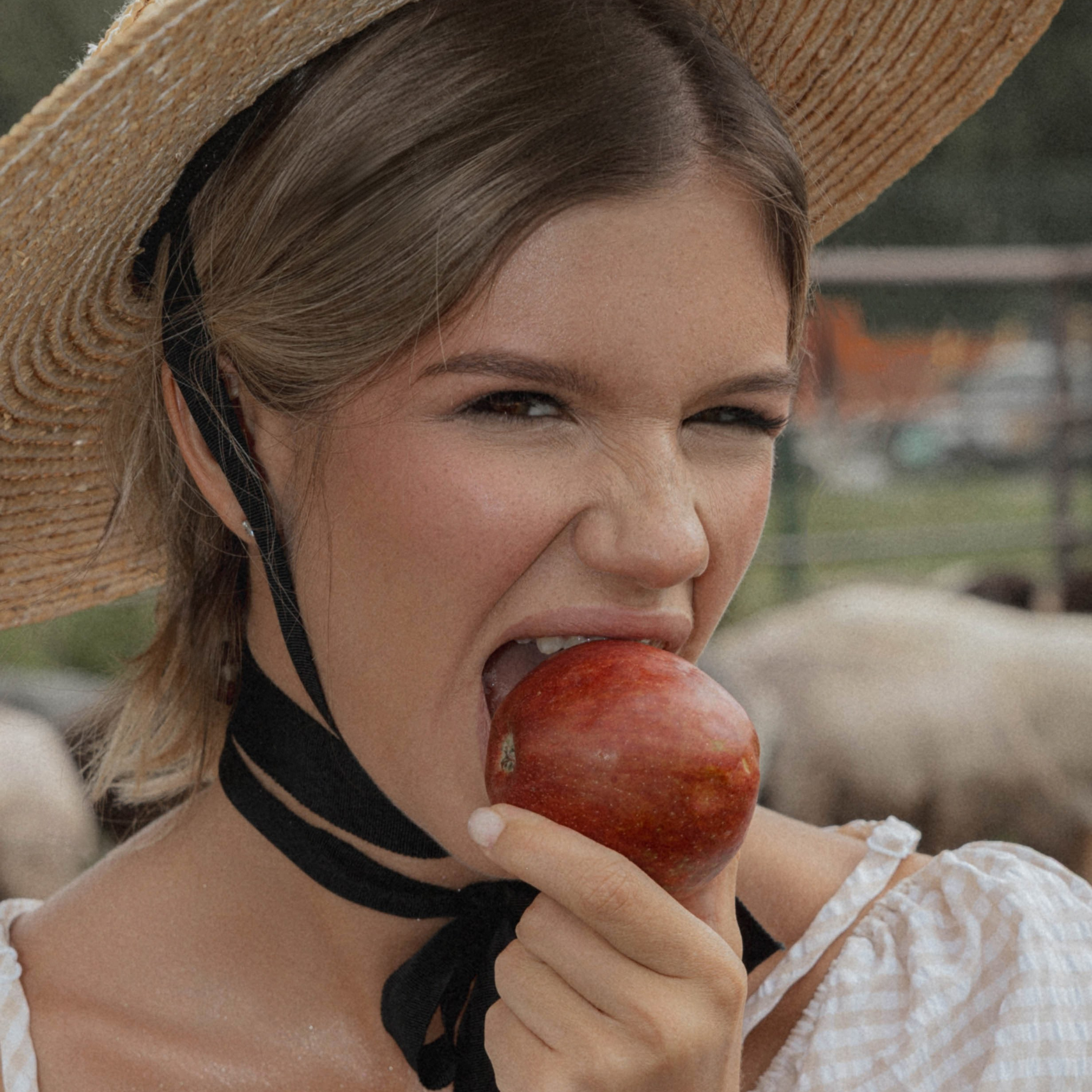 Village. Виктория Зиновьева | Фешн фотограф в Челябинске