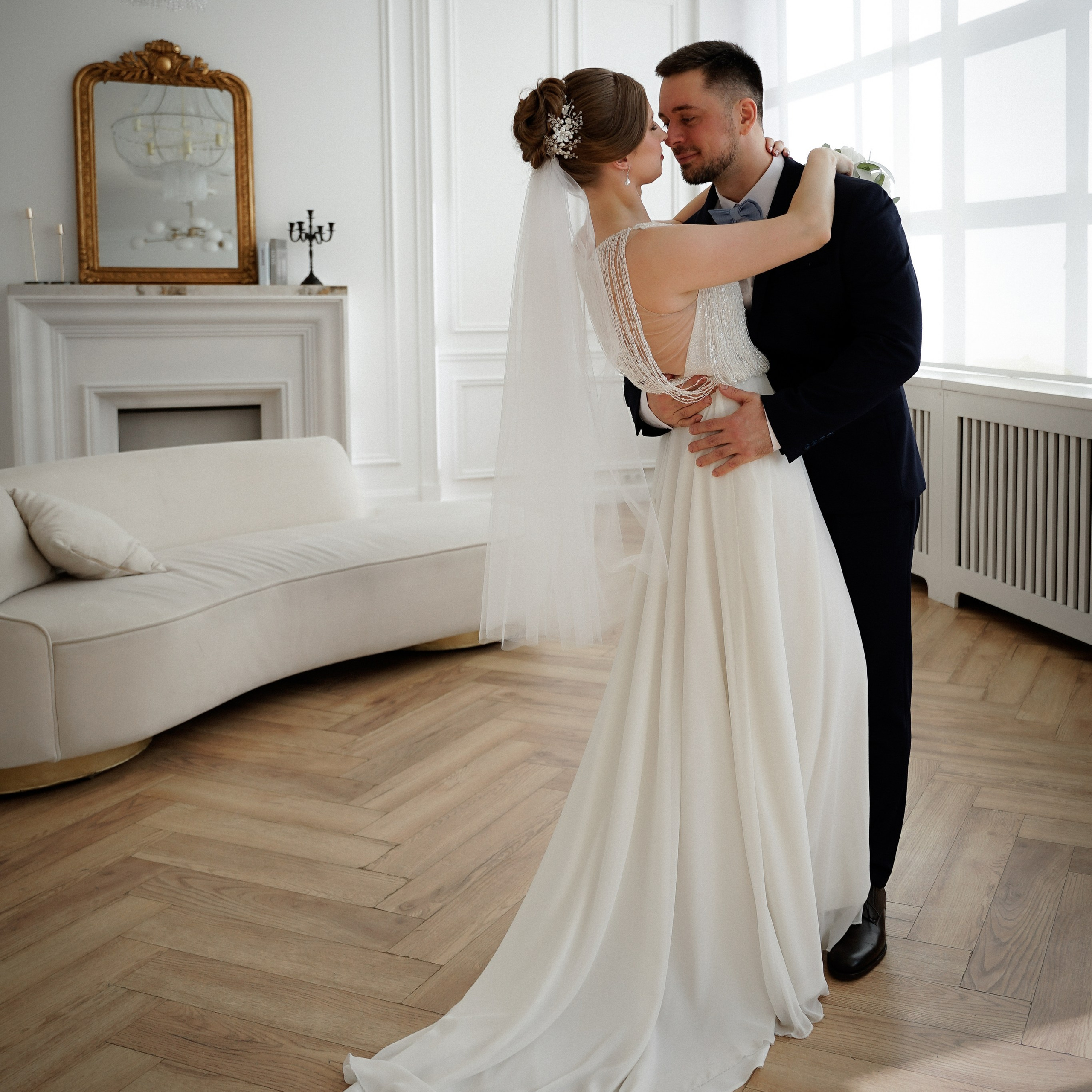 Фотосесия в студии для жениха и невесты