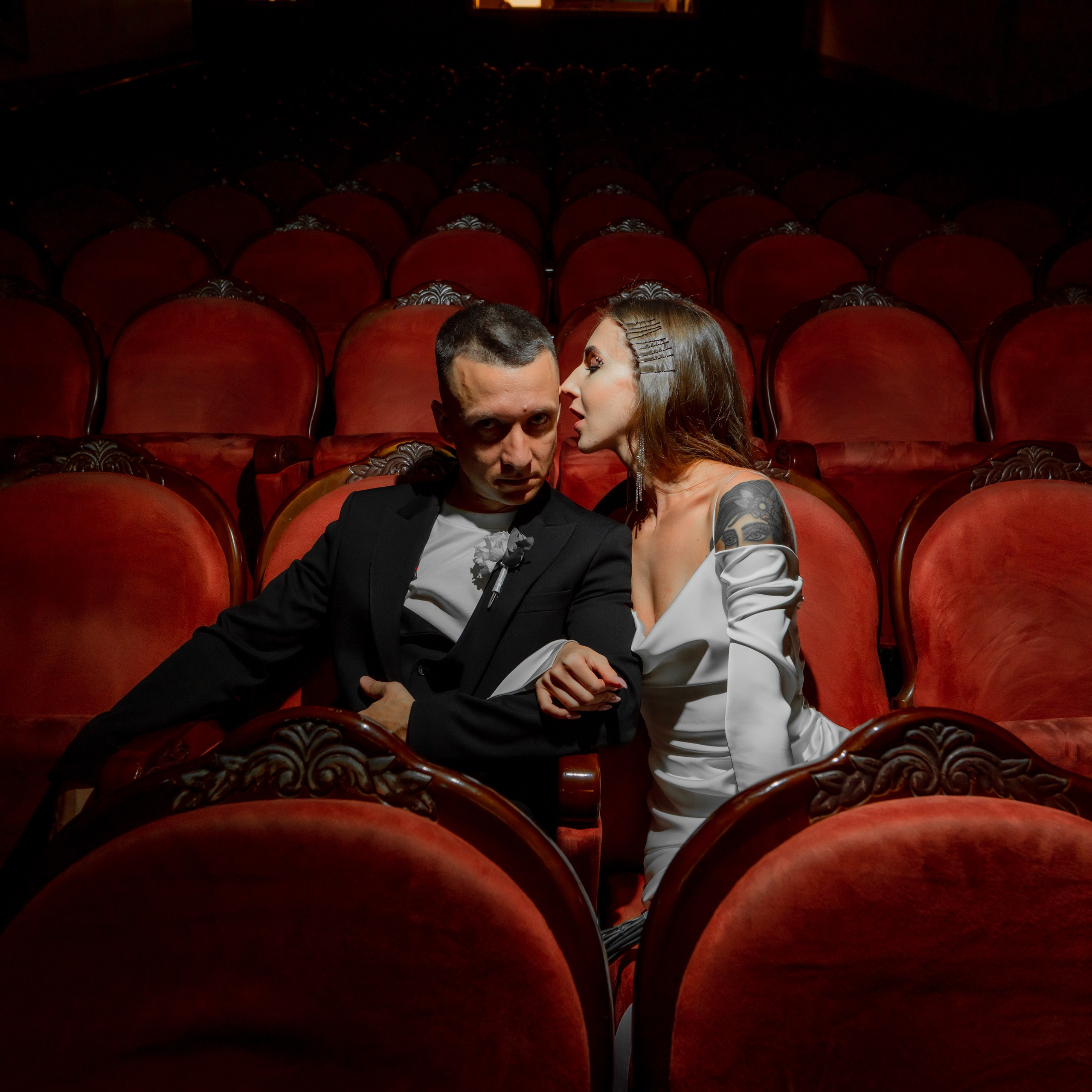 Фотосессия в Театре им. А.Миронова и прогулка по Питеру Александры и Ксении