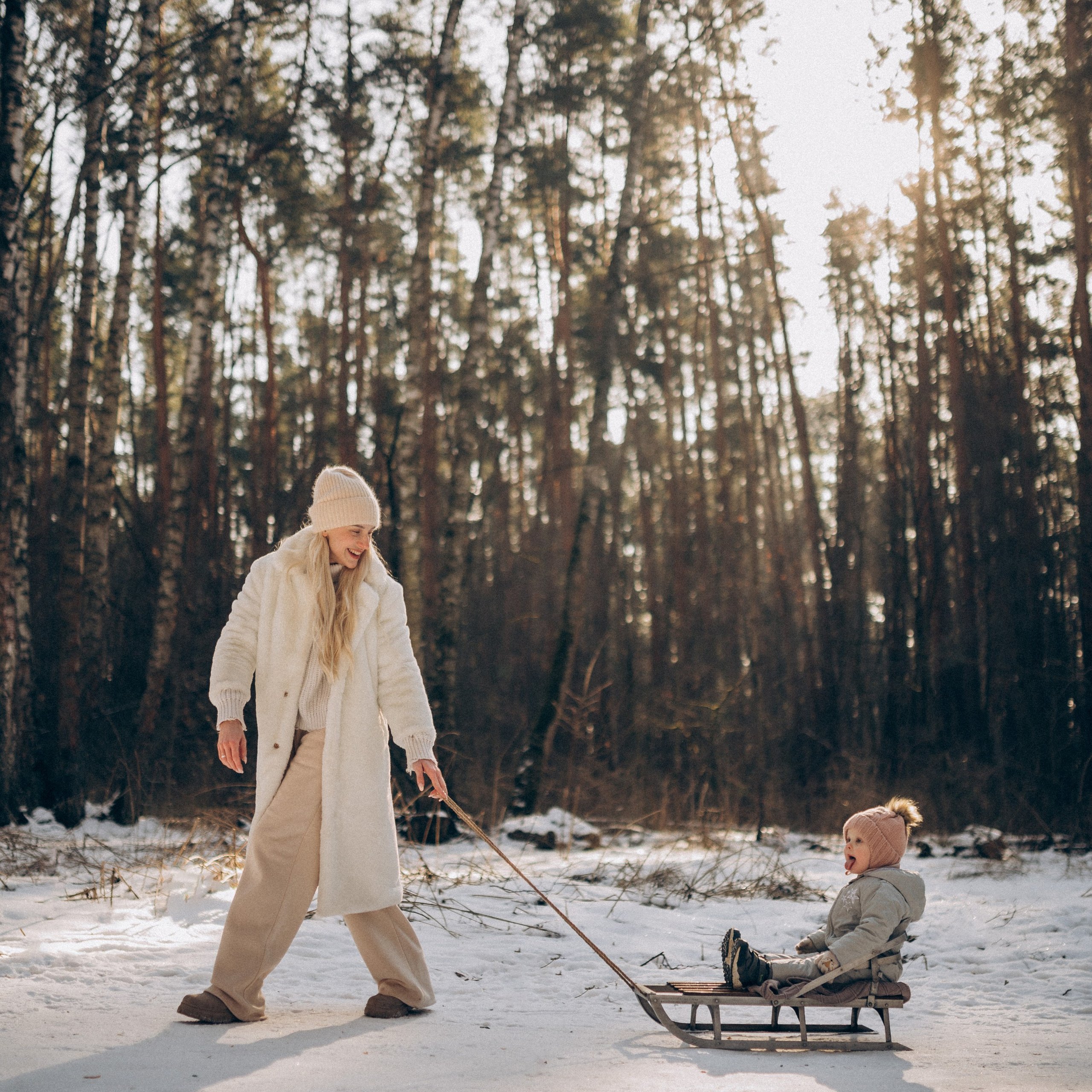 Прогулка в лесу ранней весной