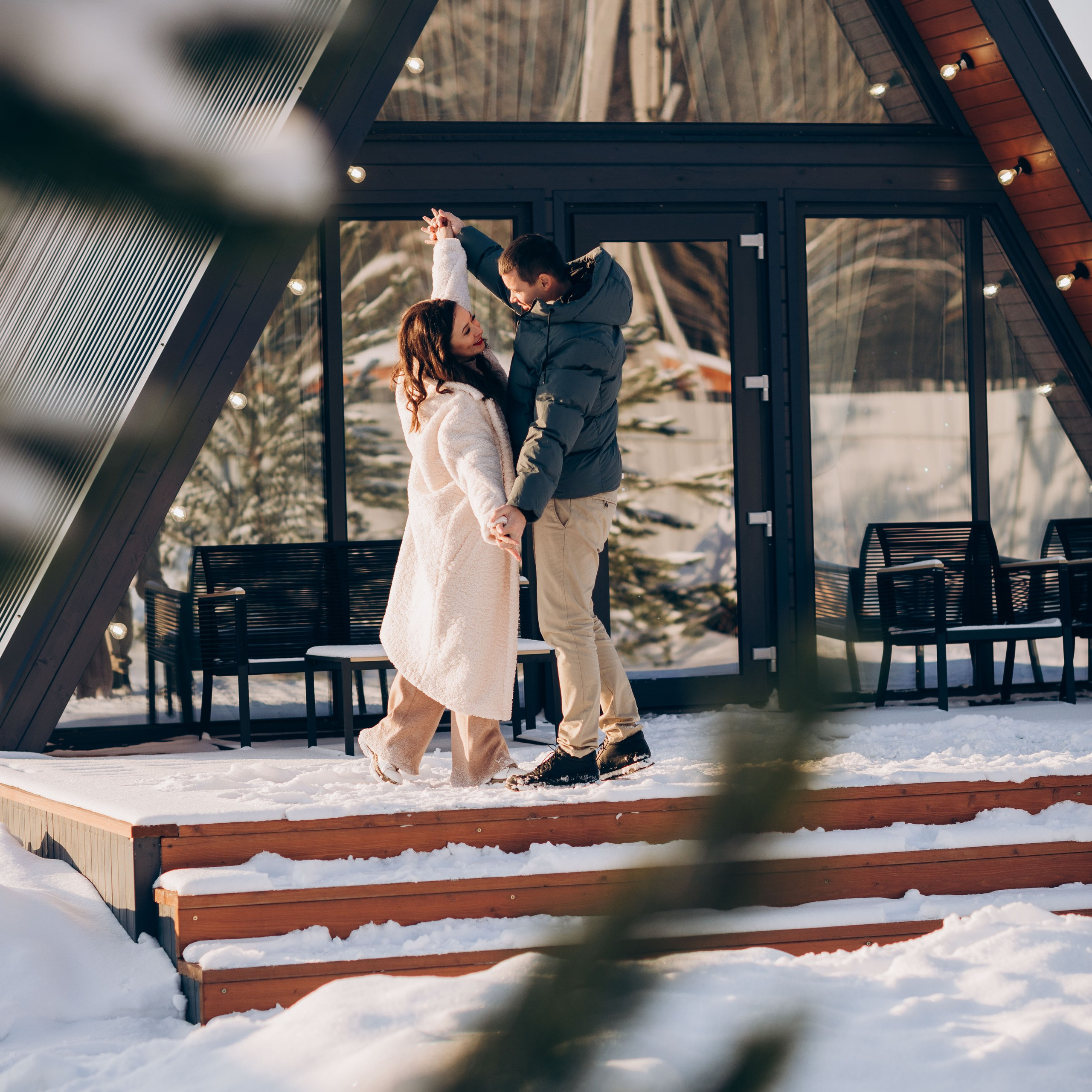 Зимняя фотосессия в домике A-frame