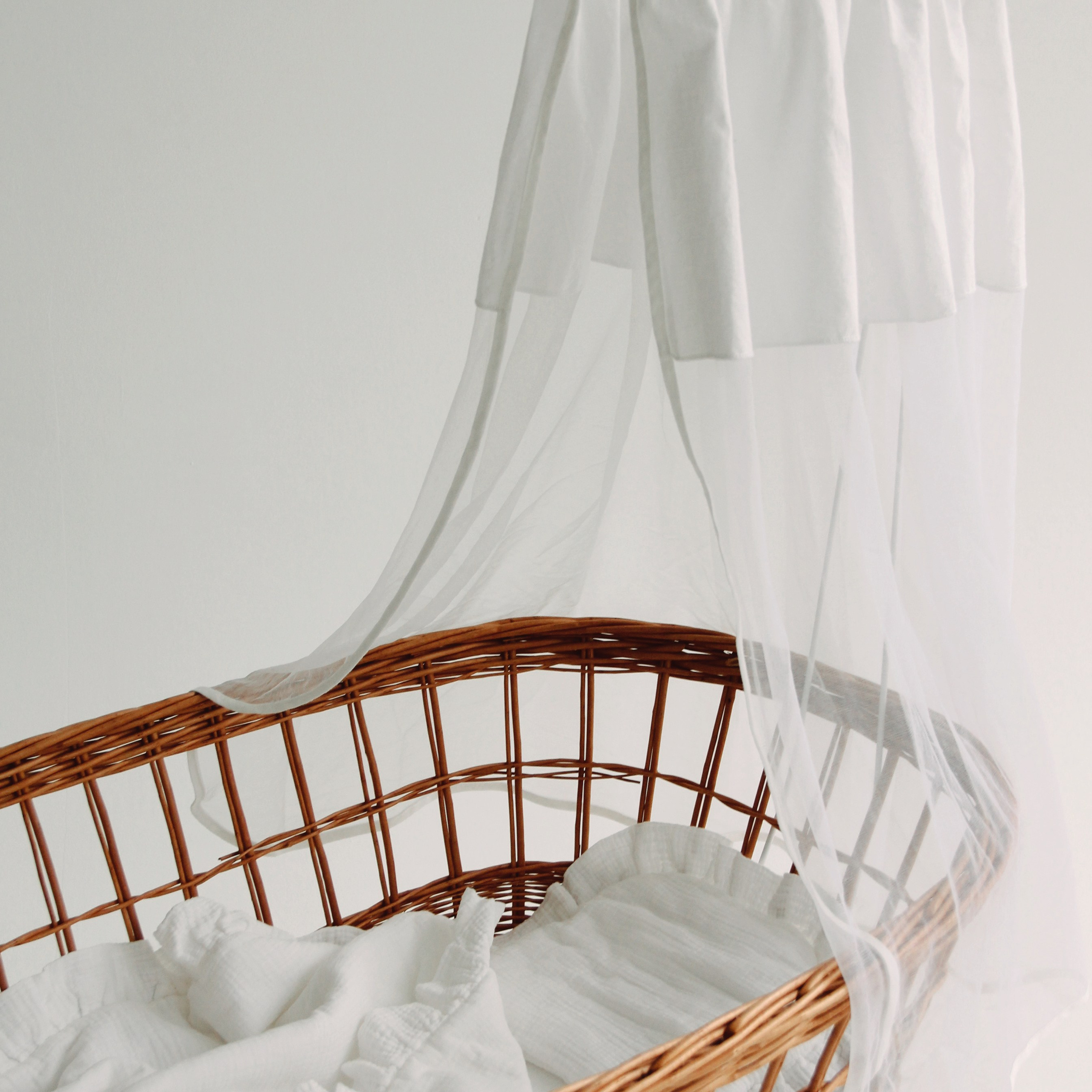 Плетеная люлька-колыбелька. Фотостудия «Балкон» — аренда фотостудии в Пензе