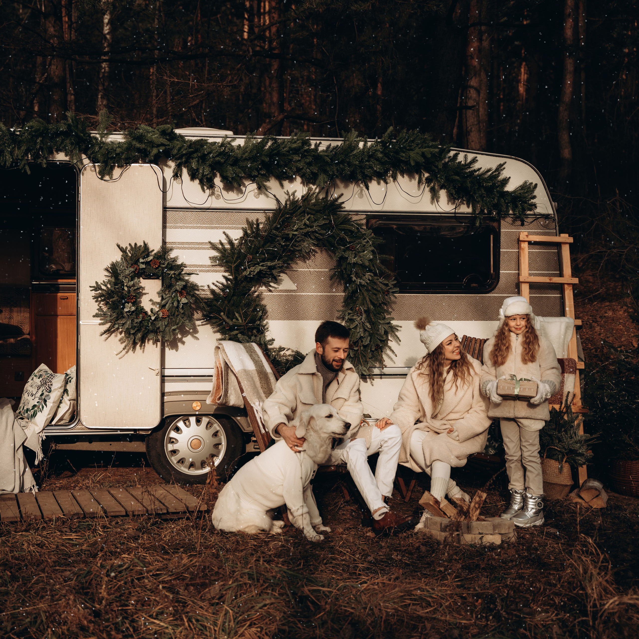 Женя, Юля, Дарина и Молли