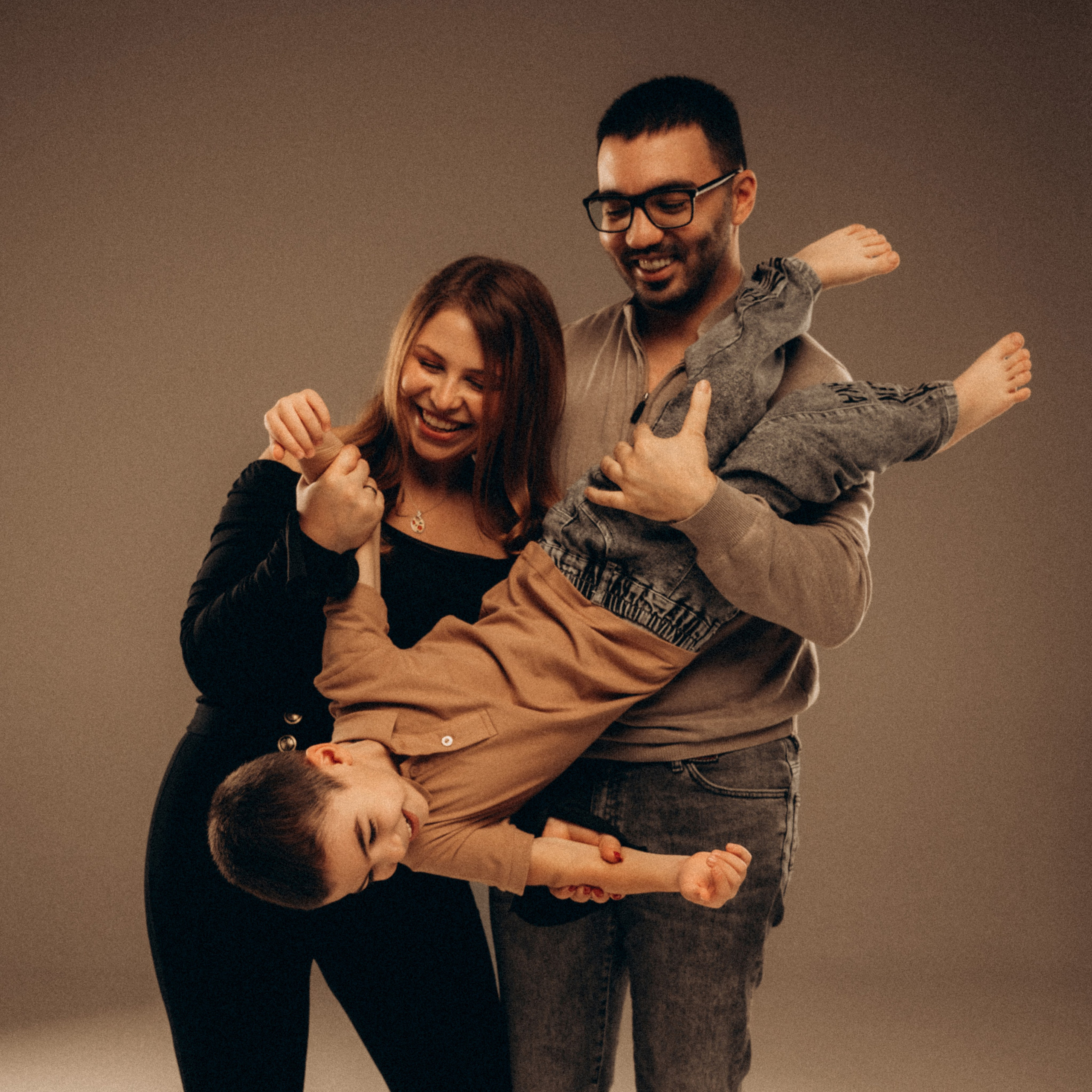 Ани, Арам и Артур