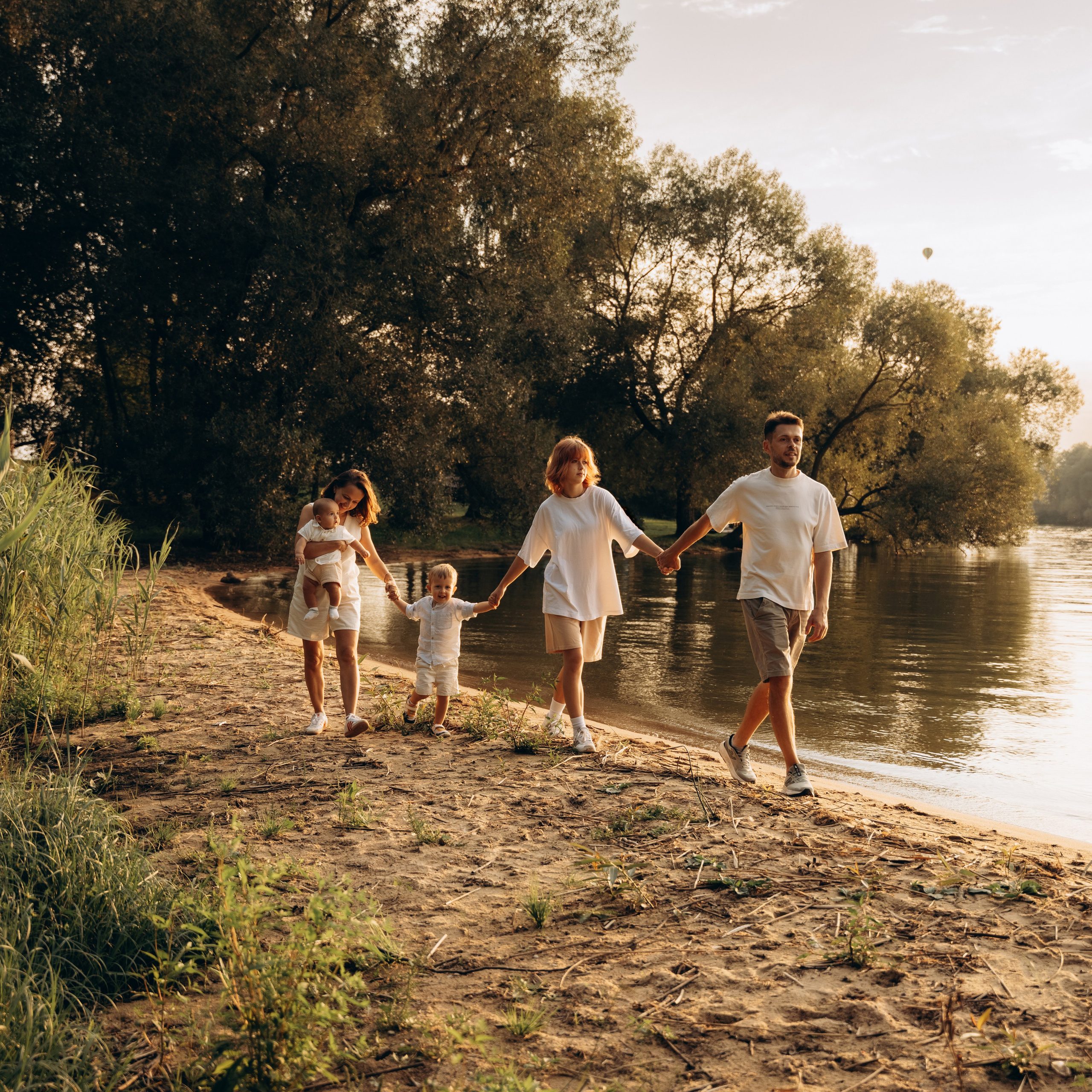 Лена, Дима, Ульяна, Мирон и Макар