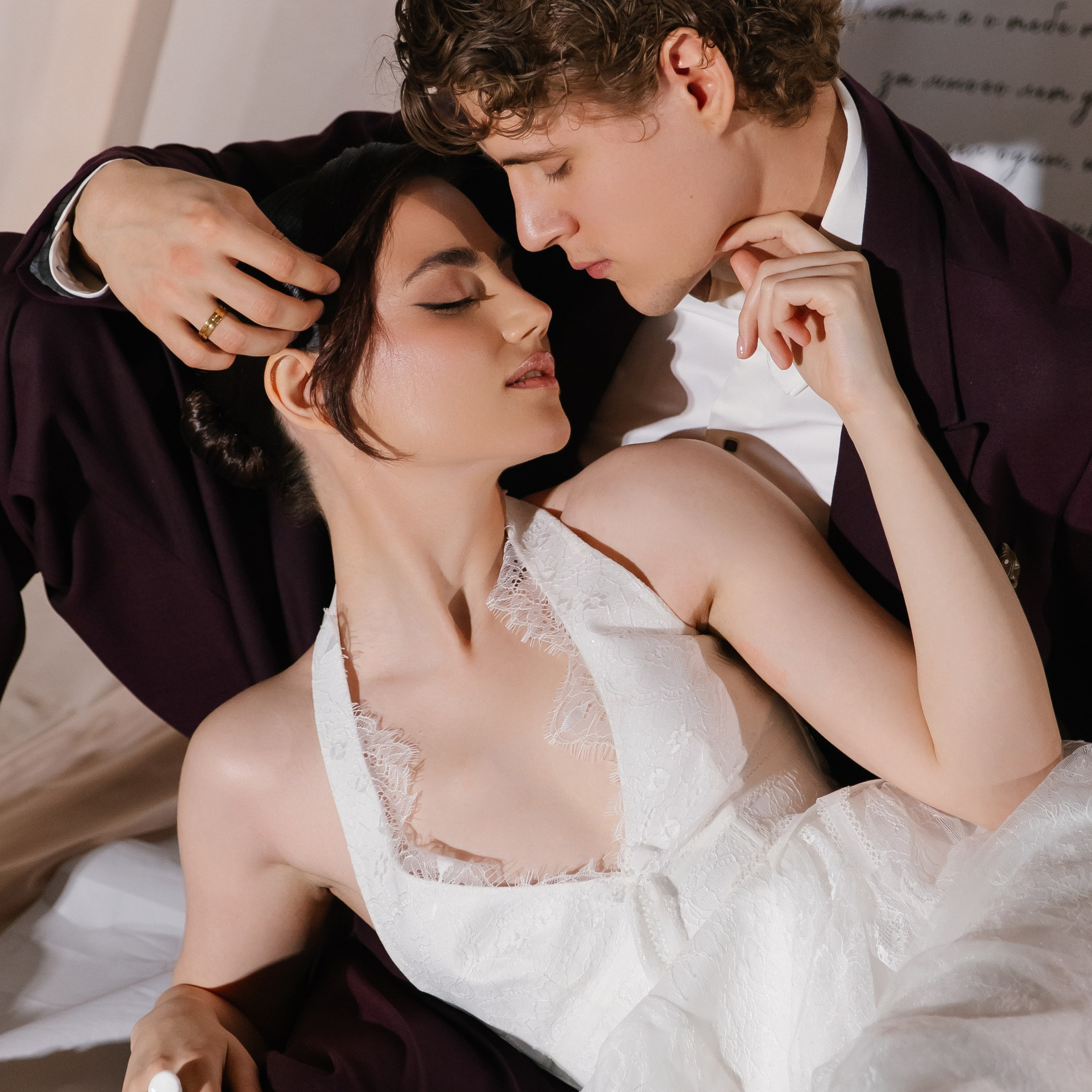 «И&nbsp;тьма была нежна, и&nbsp;свет её&nbsp;не&nbsp;нарушал»