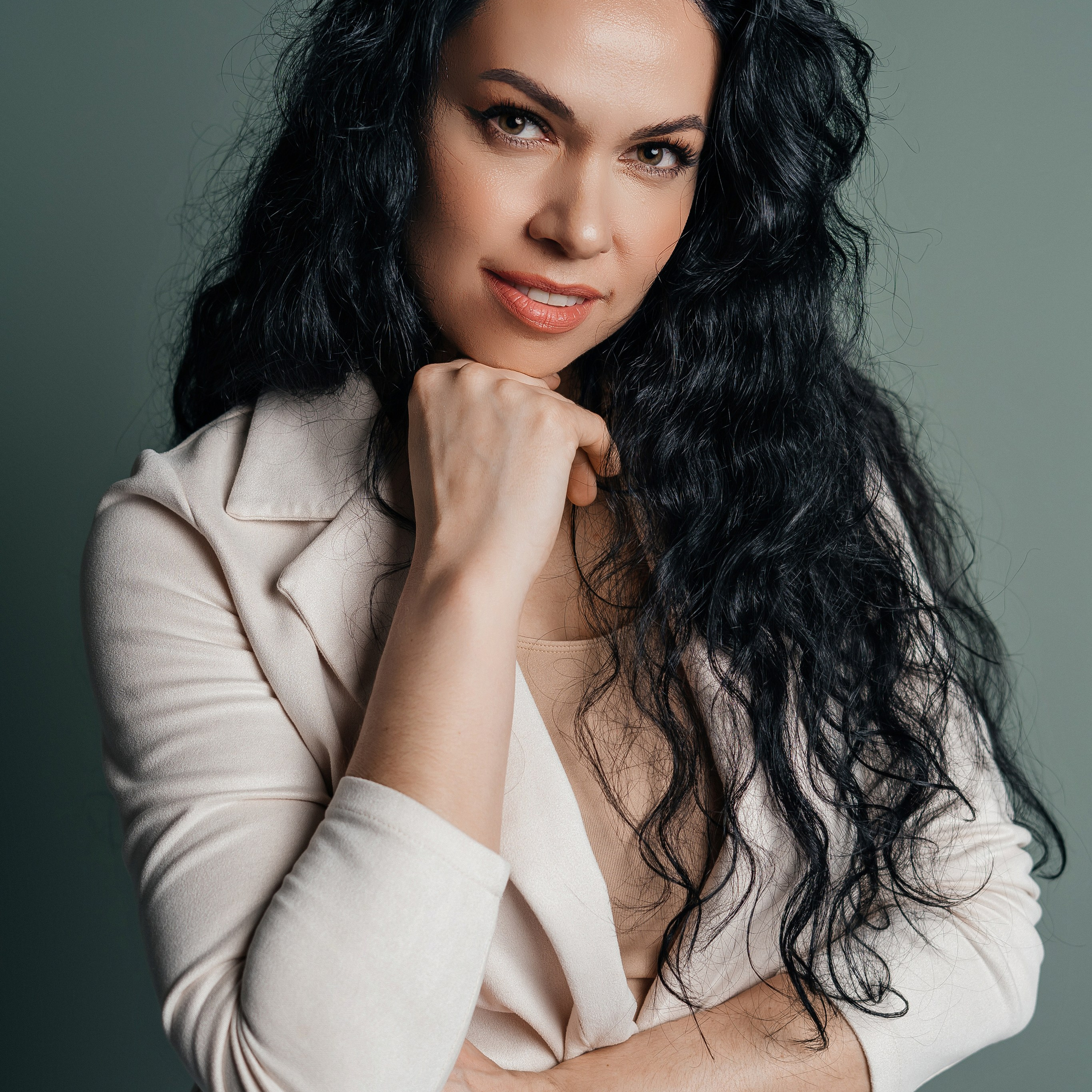 Съемки в интерьере студий. Виктория Алпеева — фотограф по любви