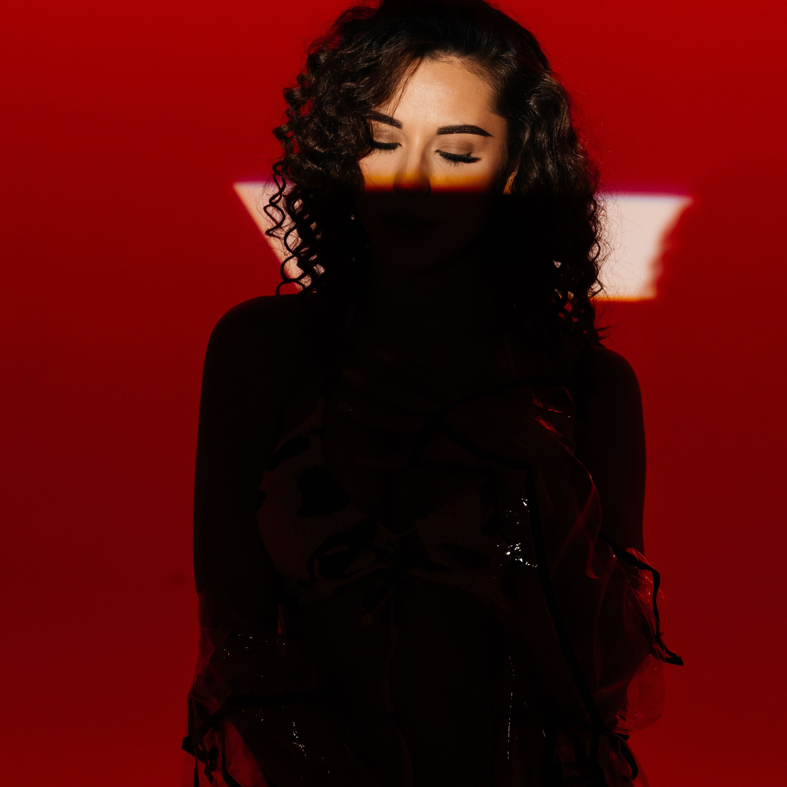 Студийный минимализм. Виктория Алпеева — фотограф по любви