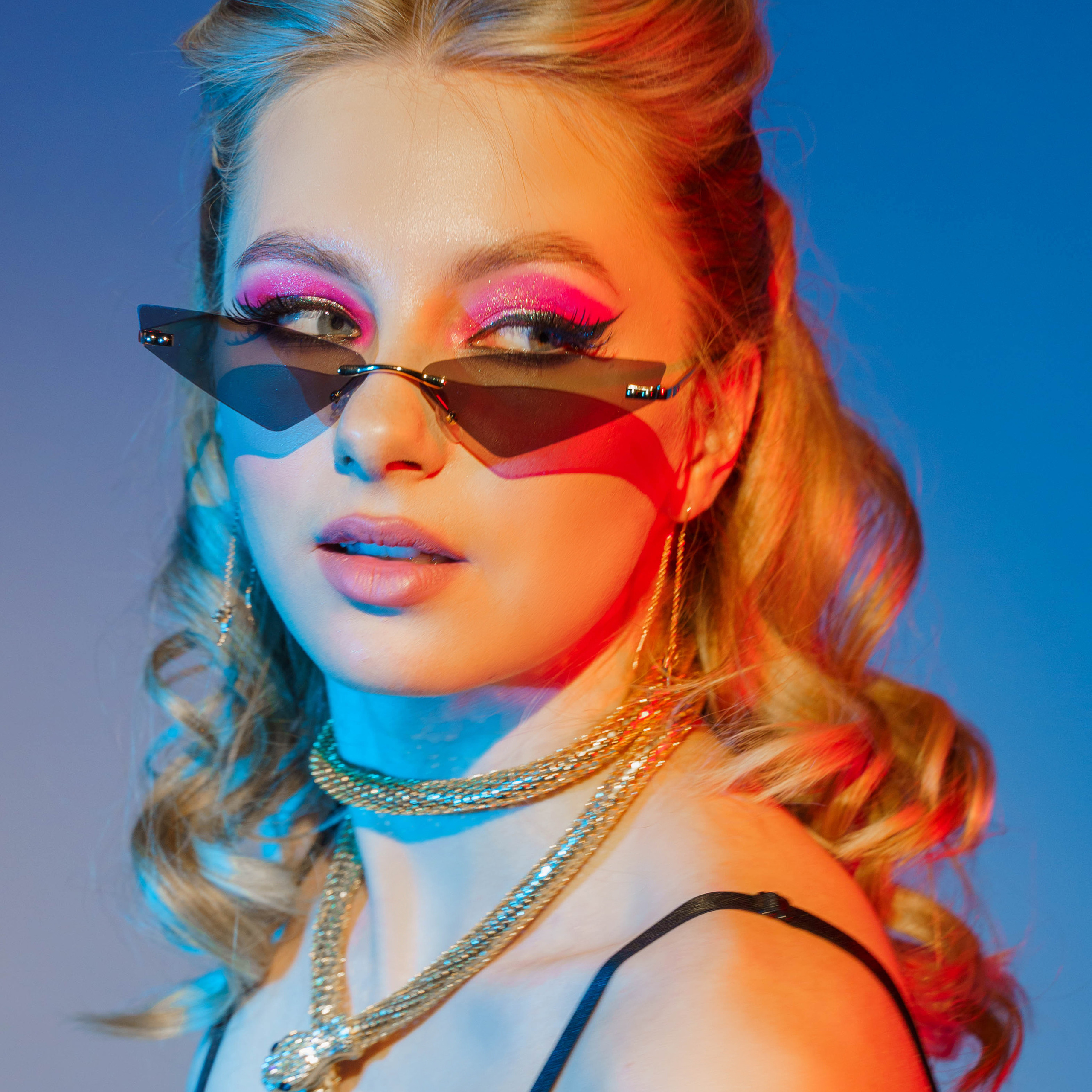 Студийный минимализм. Виктория Алпеева — фотограф по любви