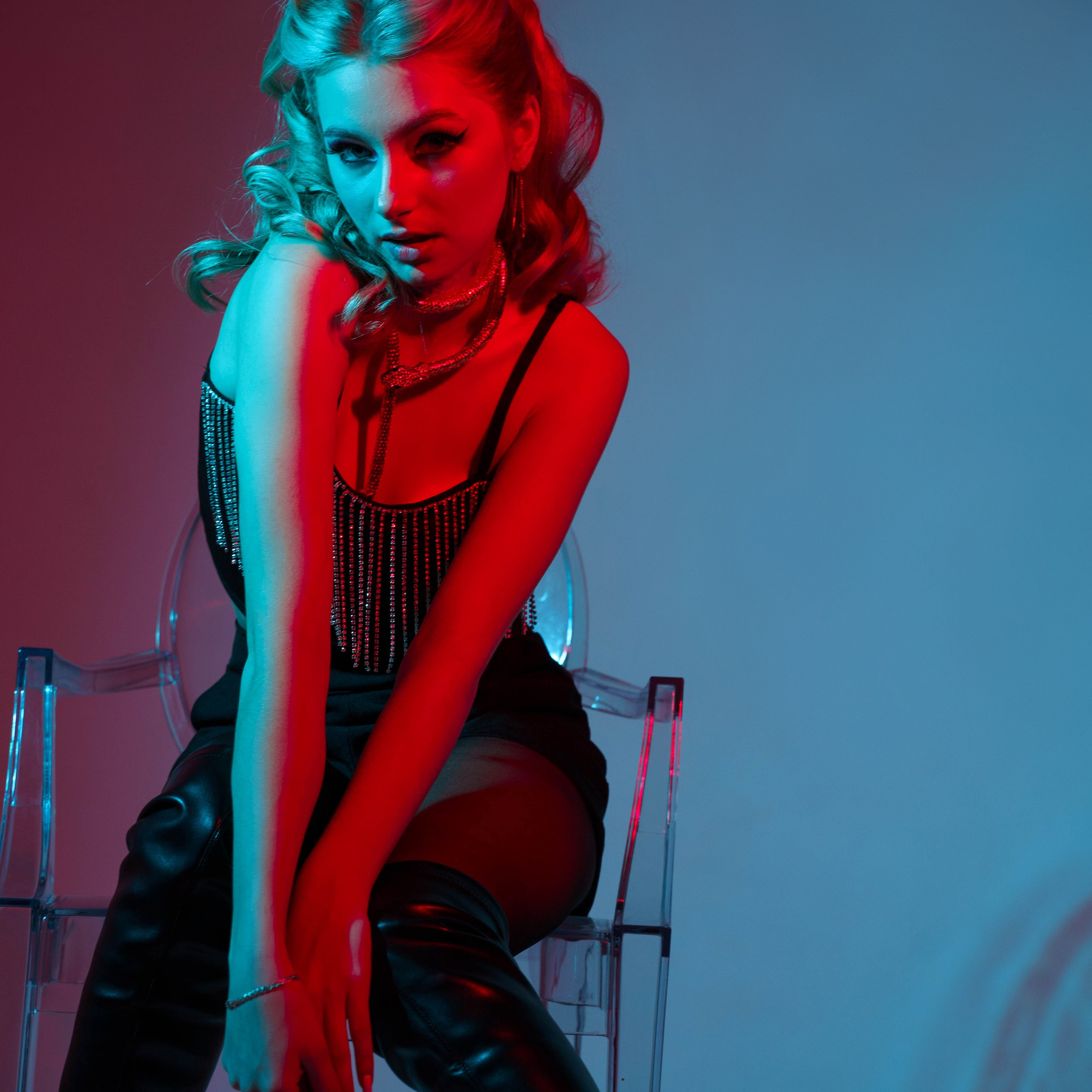 Студийный минимализм. Виктория Алпеева — фотограф по любви