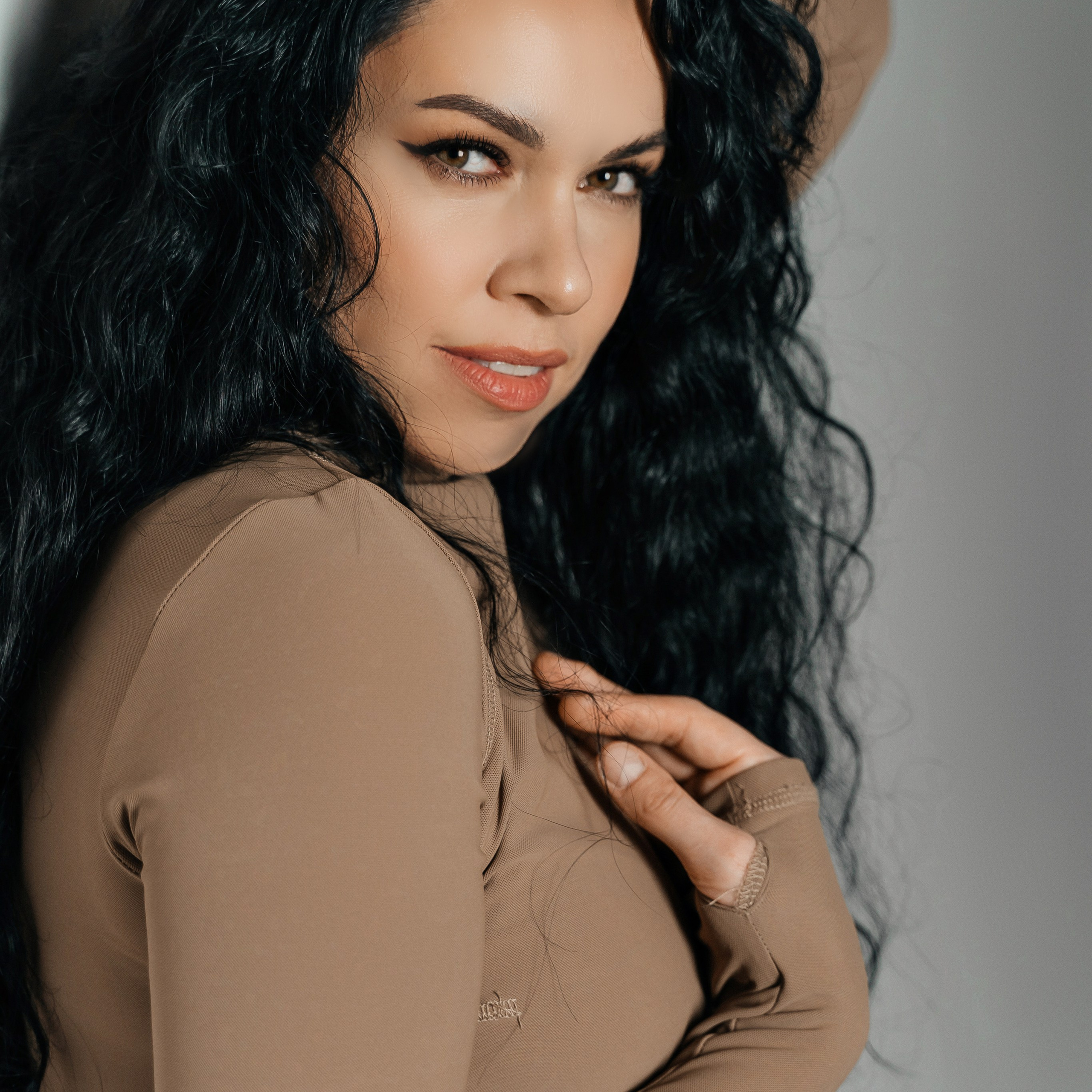 Съемки в интерьере студий. Виктория Алпеева — фотограф по любви