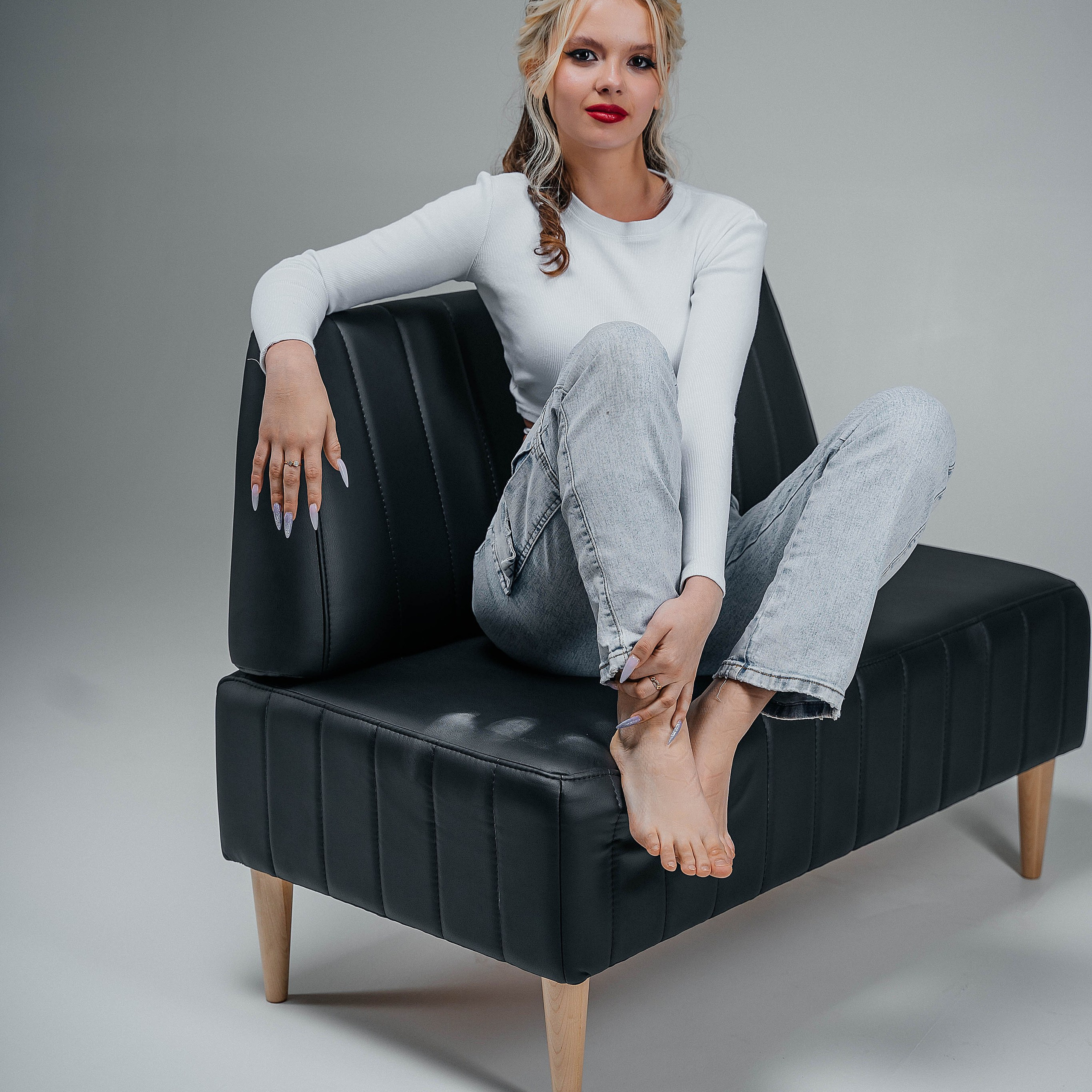 Студийный минимализм. Виктория Алпеева — фотограф по любви