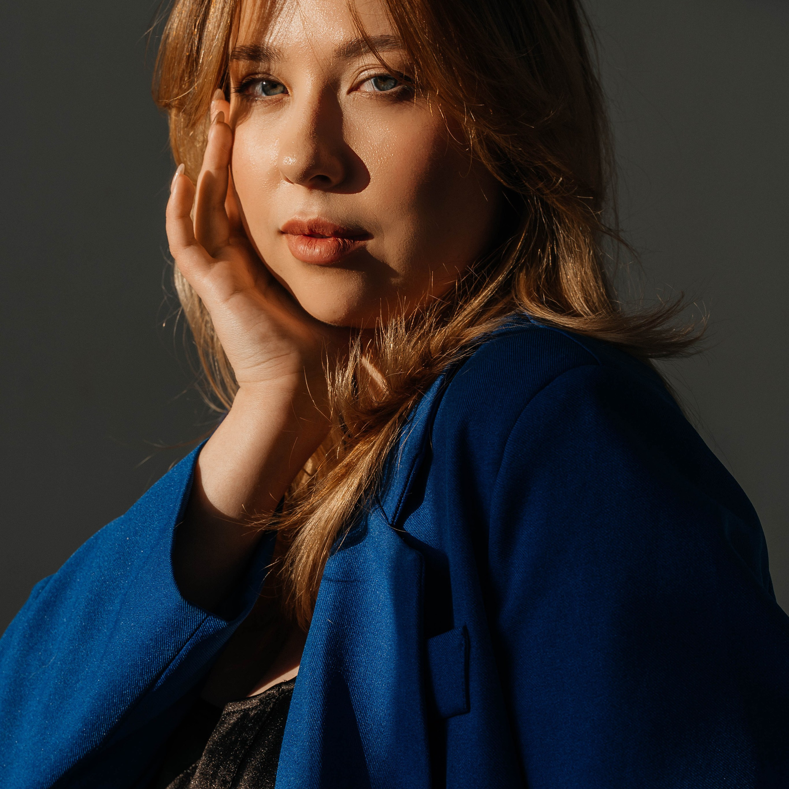 Съемки в интерьере студий. Виктория Алпеева — фотограф по любви