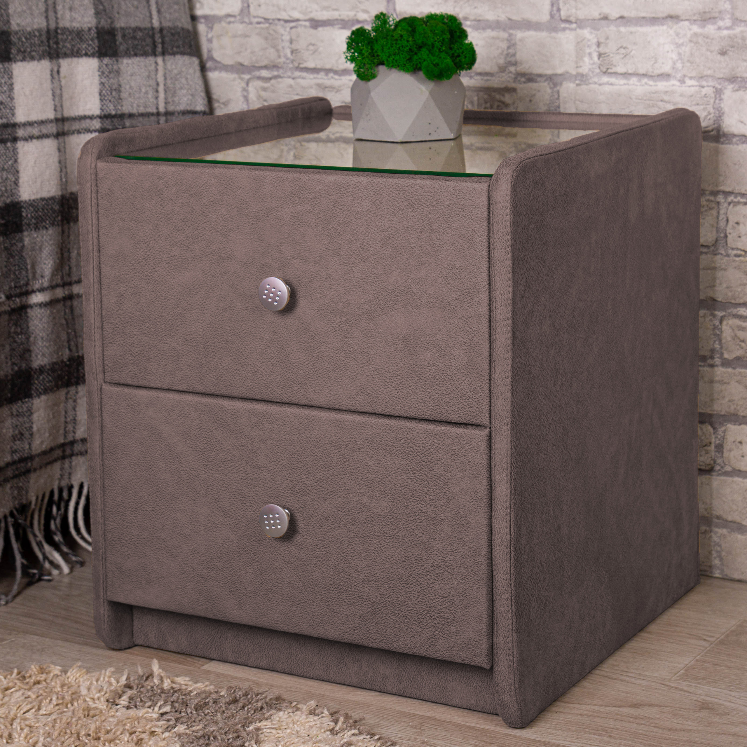 Прикроватные тумбочки