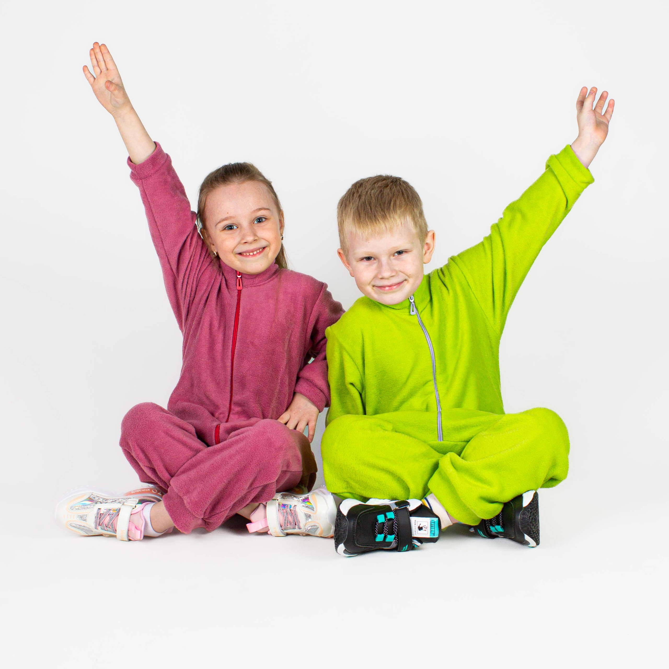 Детские комбинезоны