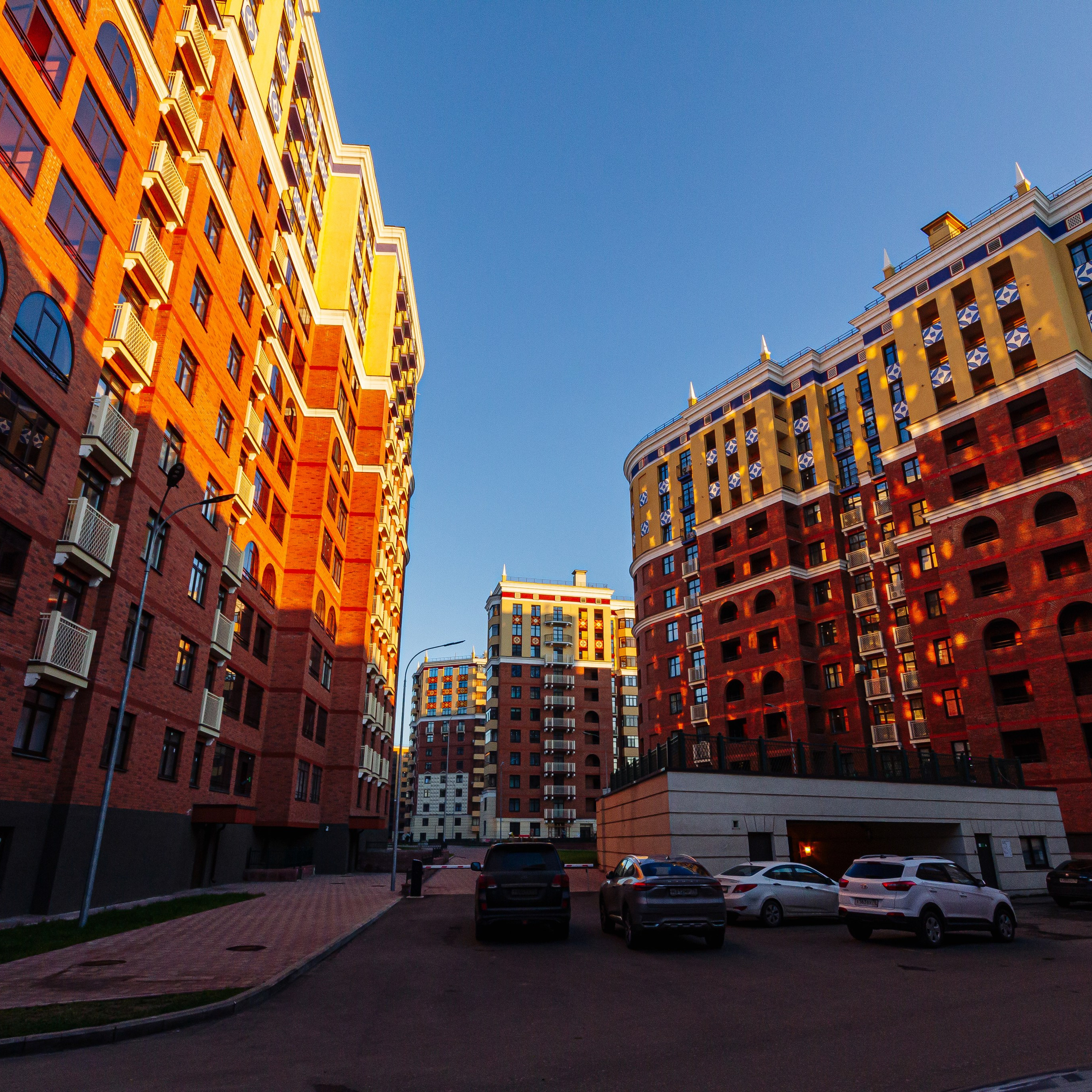 Фасады зданий. Интерьерная съемка в Ярославле, Москве, Санкт-Петербурге