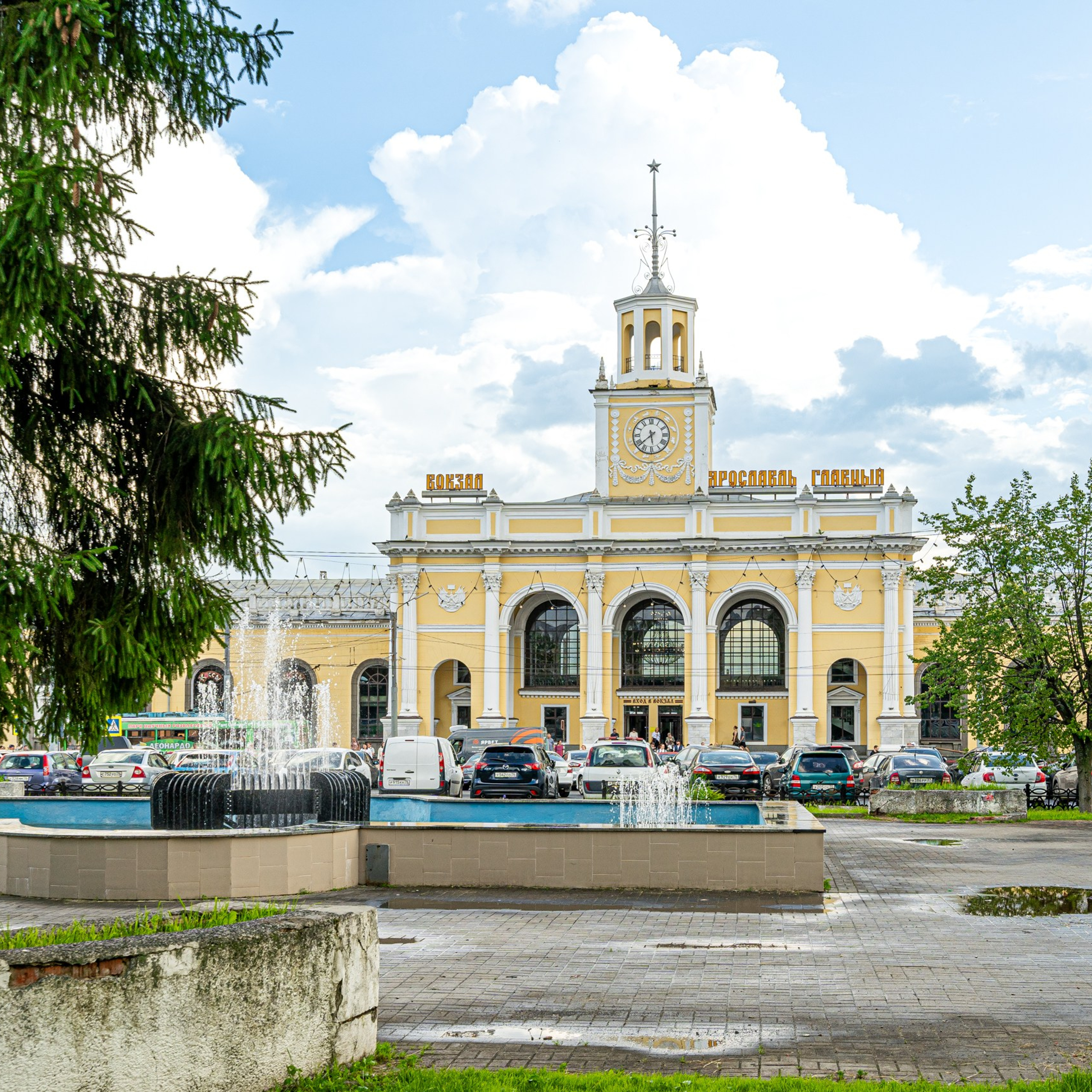 Фасады зданий. Интерьерная съемка в Ярославле, Москве, Санкт-Петербурге