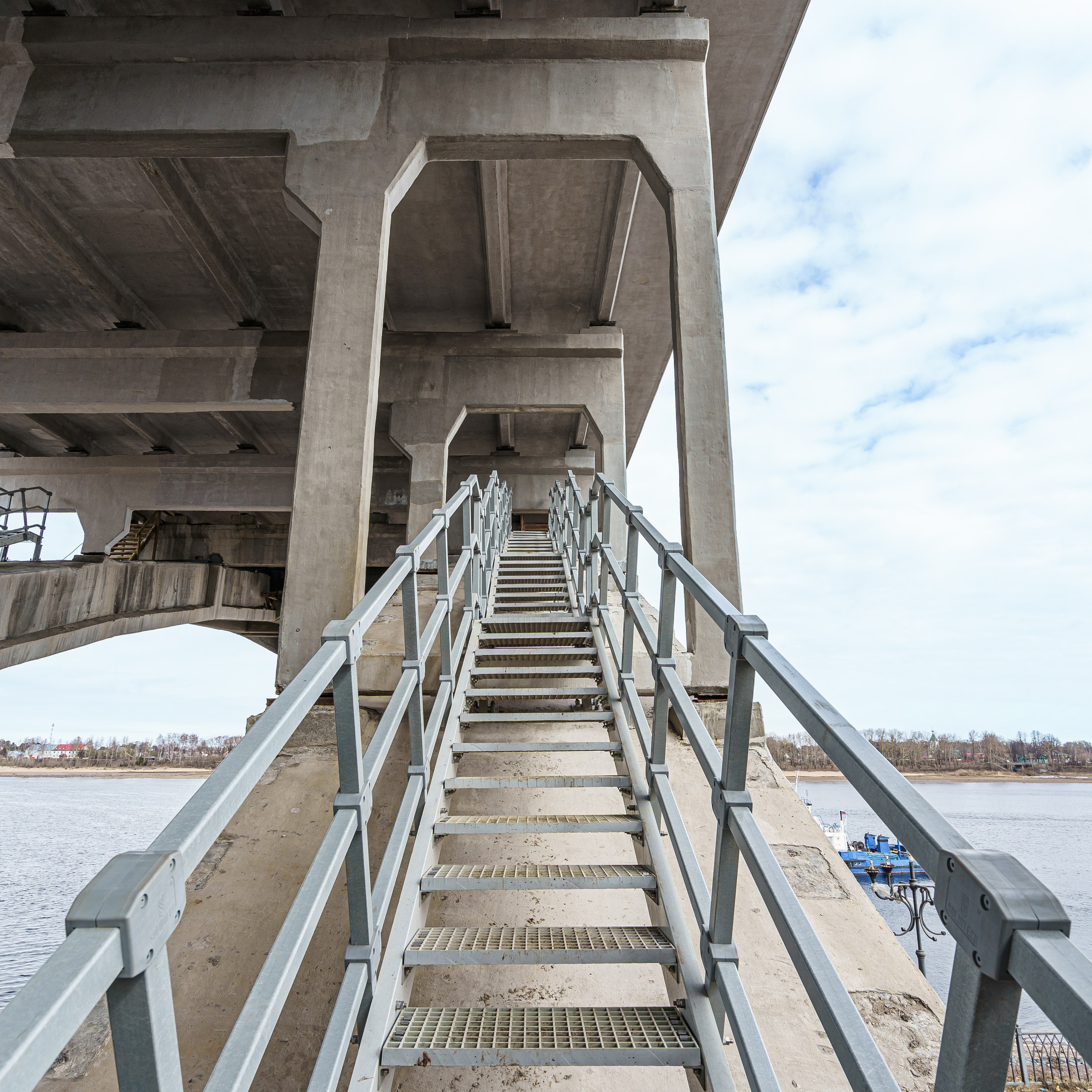 Волжский мост, рыбинск. Интерьерная съемка в Ярославле, Москве, Санкт-Петербурге