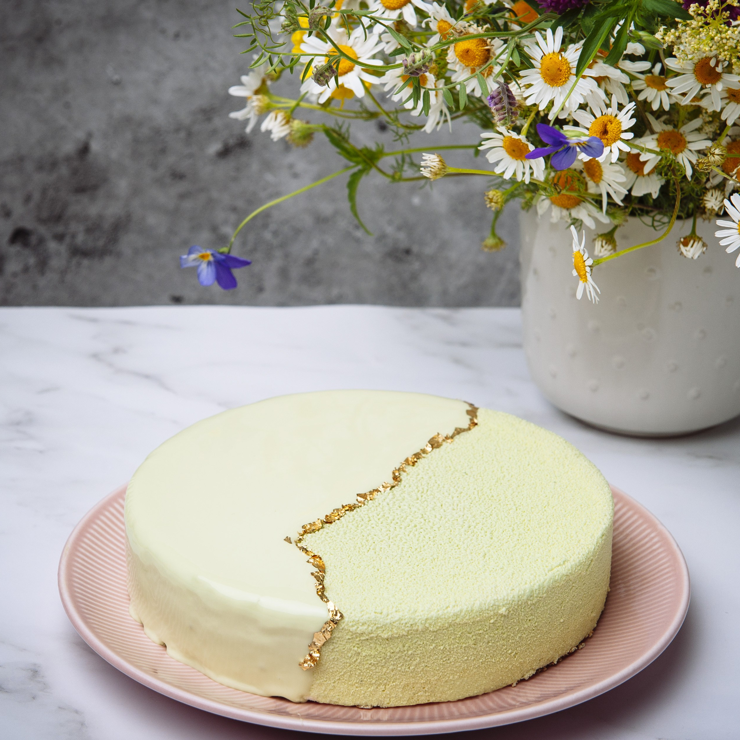 Торты и десерты на торжество. Фотограф Артем Севостьянов. Профессиональная фотосъемка в Ногинске, Москве, Московской области и за границей