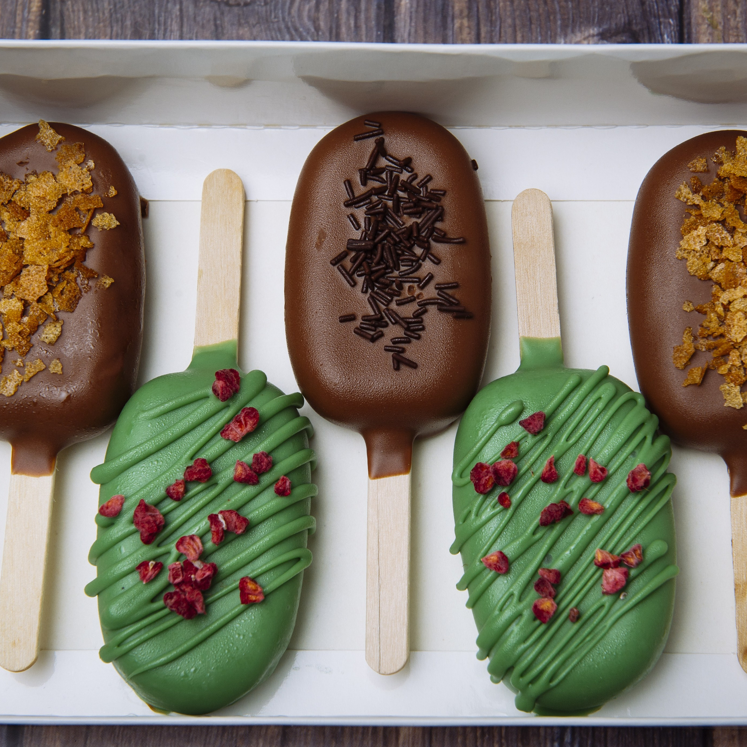 Торты и десерты на торжество. Фотограф Артем Севостьянов. Профессиональная фотосъемка в Ногинске, Москве, Московской области и за границей