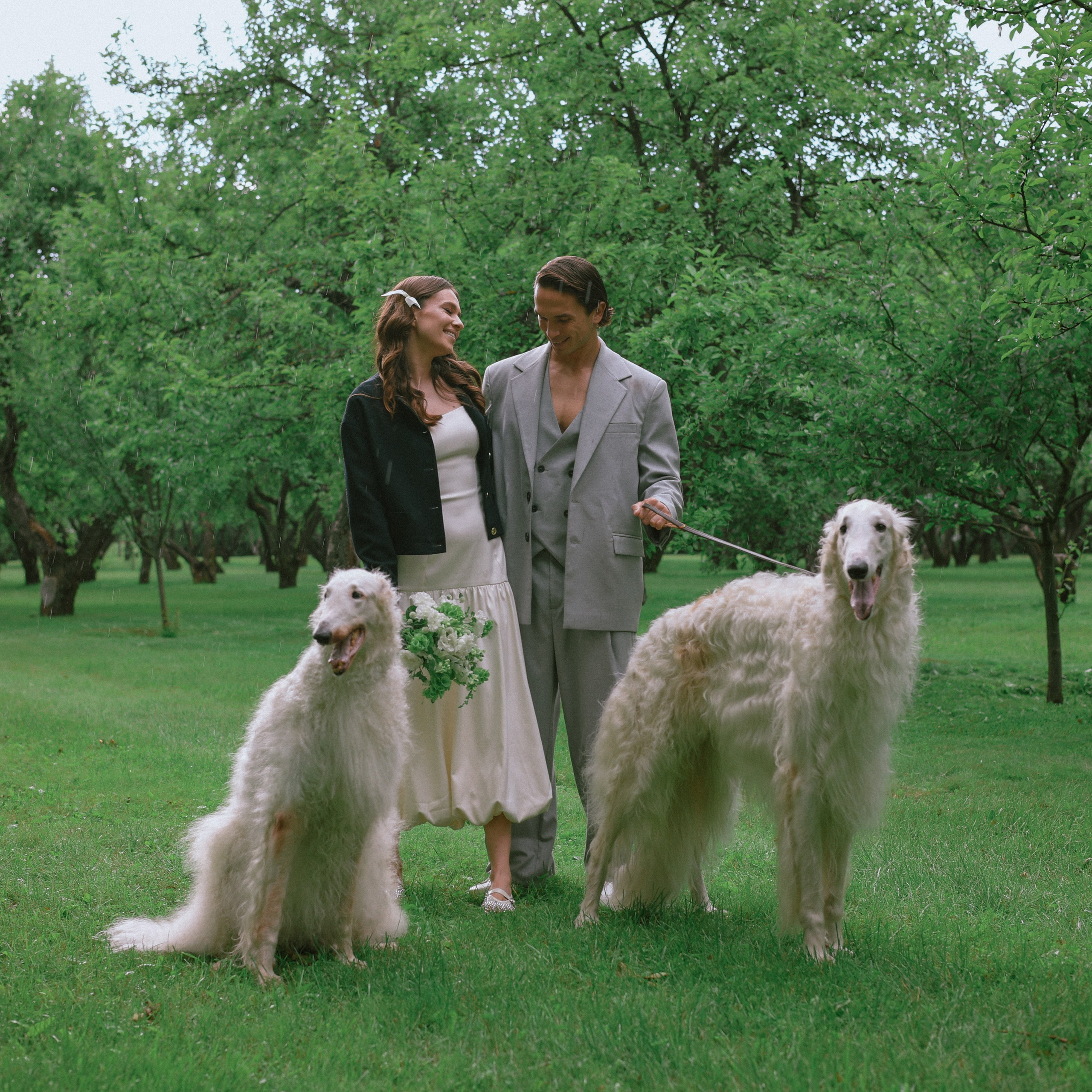Дмитрий и Дарья. Свадебная прогулка в парке с собаками