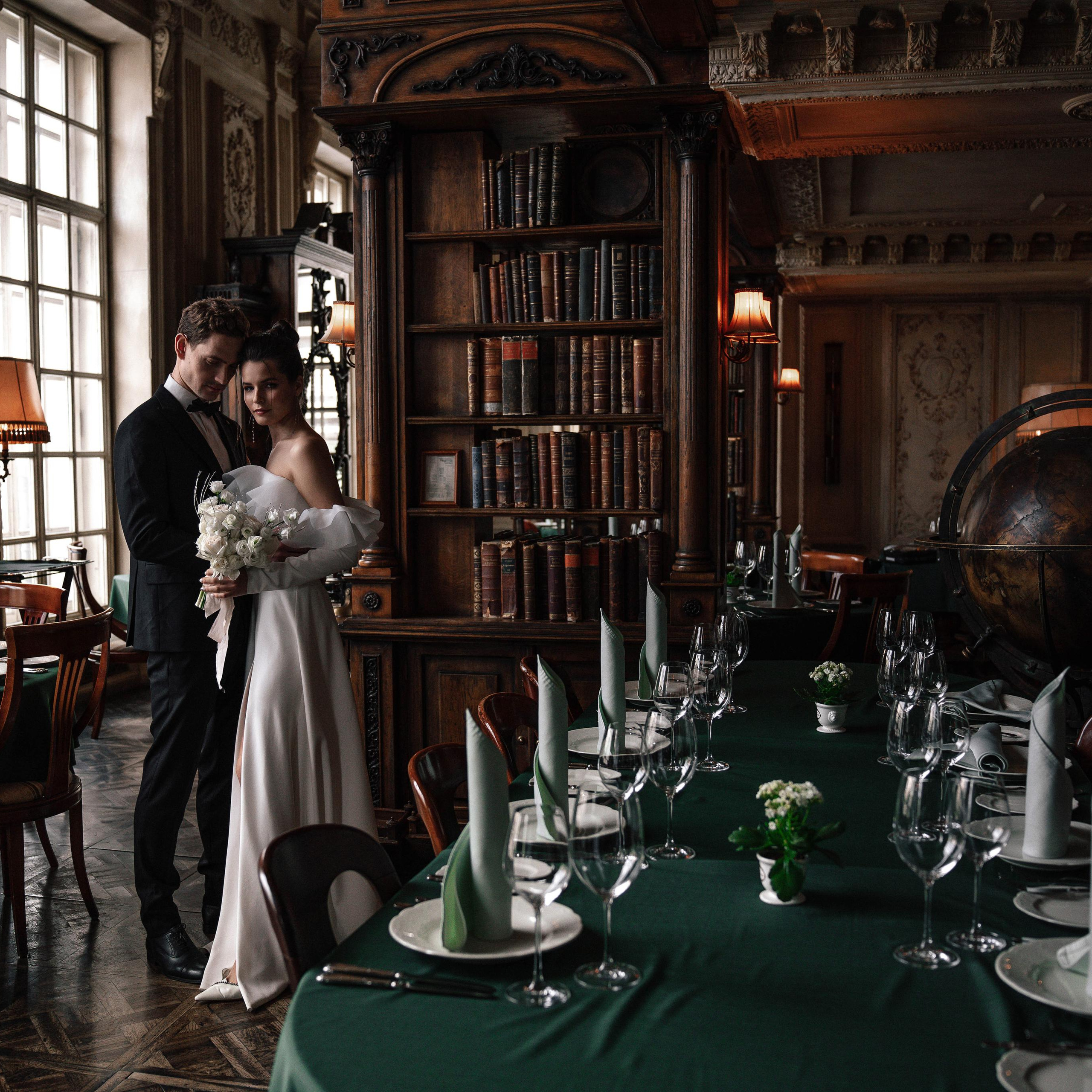 Свадебная фотосессия в ресторане Пушкин