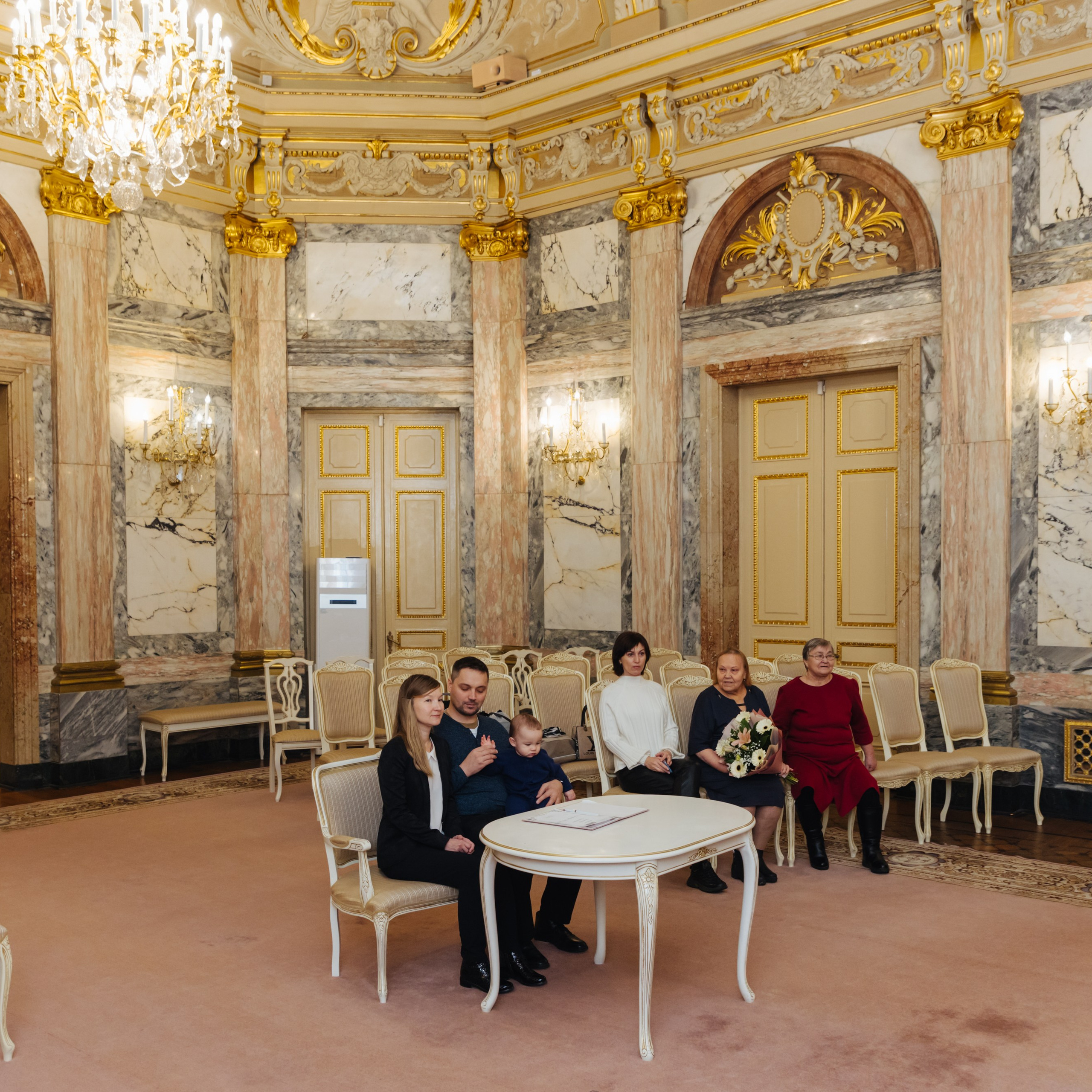 Отзывы на работу. Фотограф крещение венчание в Петербурге! Помогает подобрать храм и посоветовал душевного батюшку в СПб