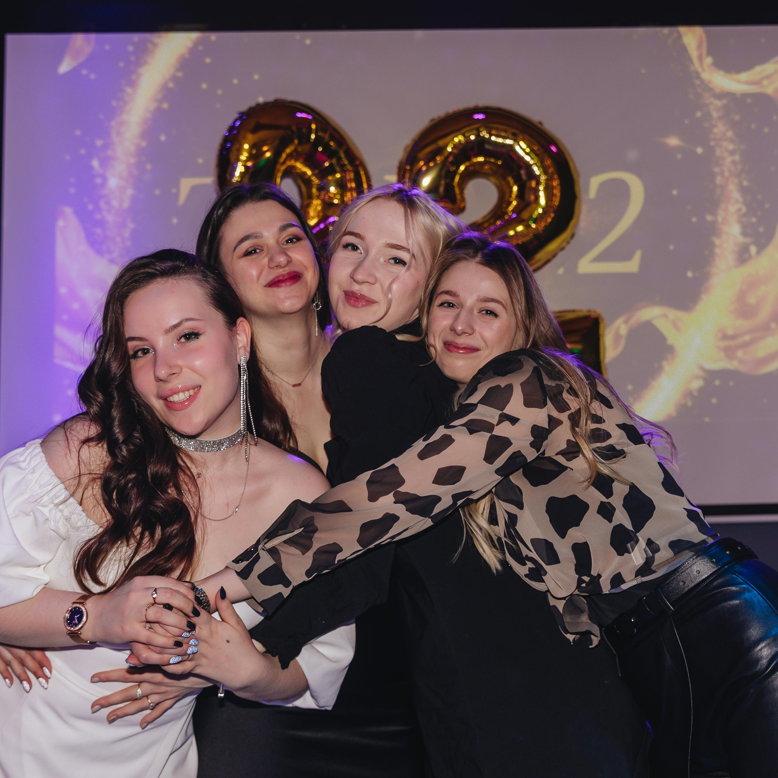 День Рождения Ксении. Com.nata