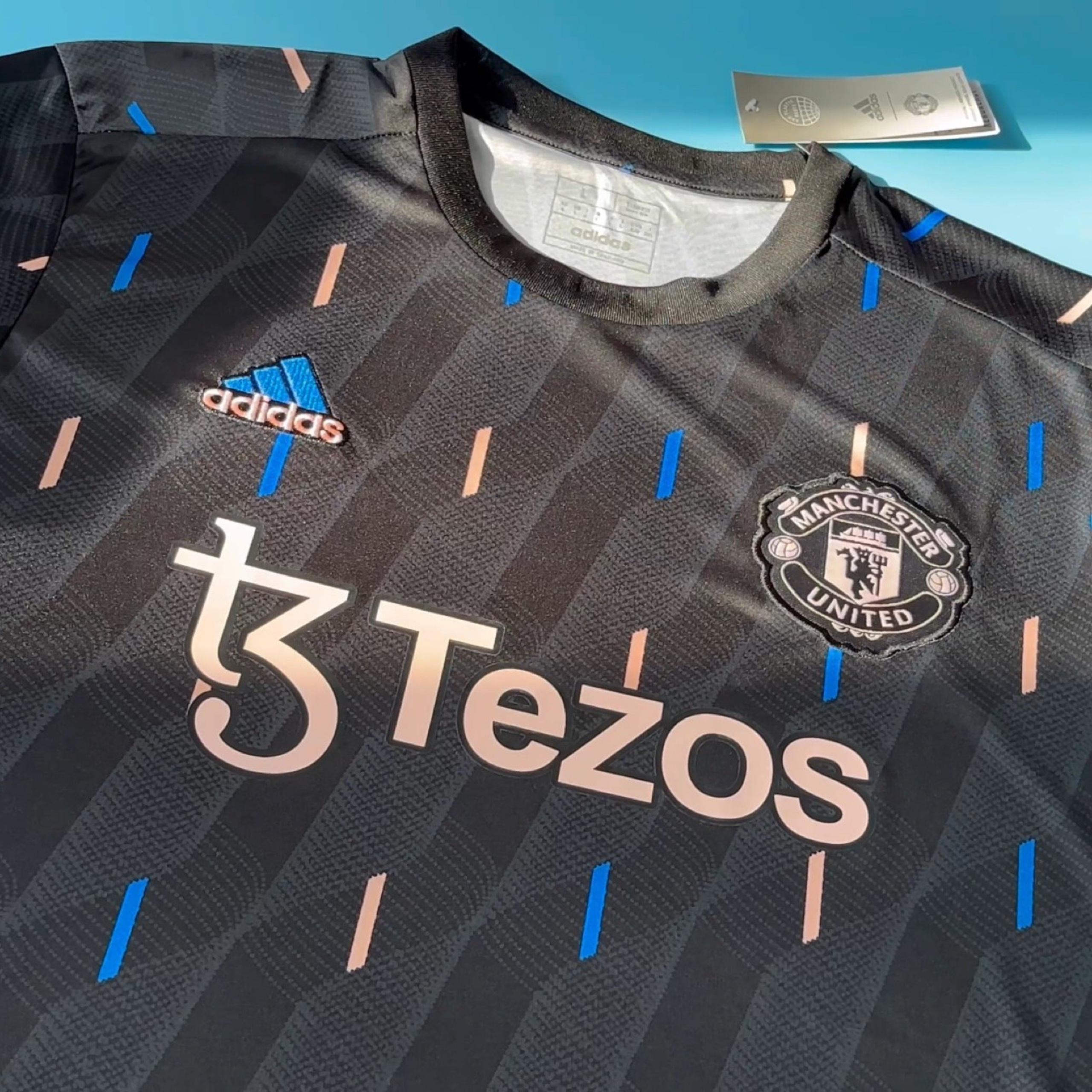 Видео обзор на футболку Milan off-white 2025. Футбольный магазин — ssw_magazin