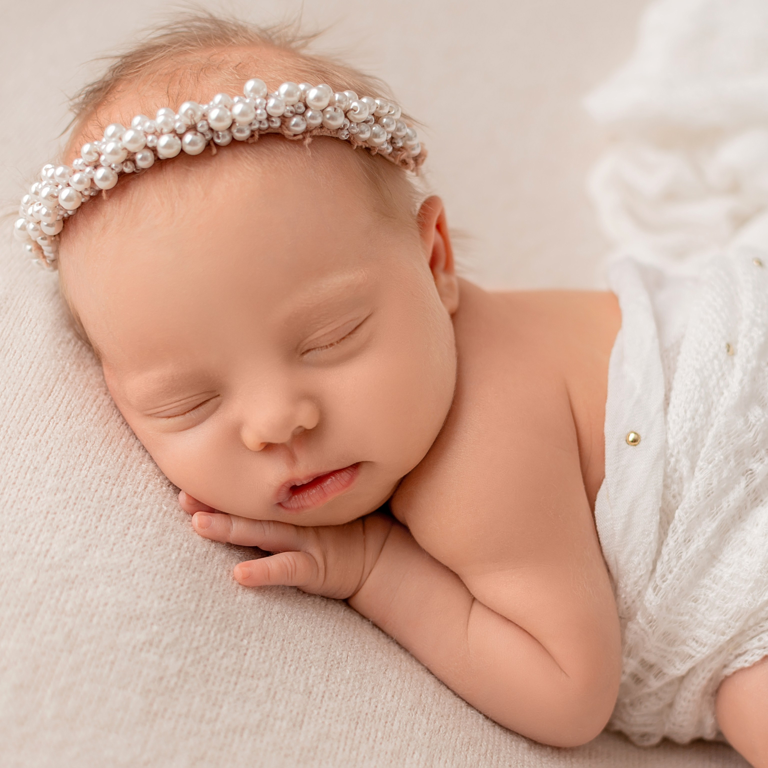 Полина 9 дней