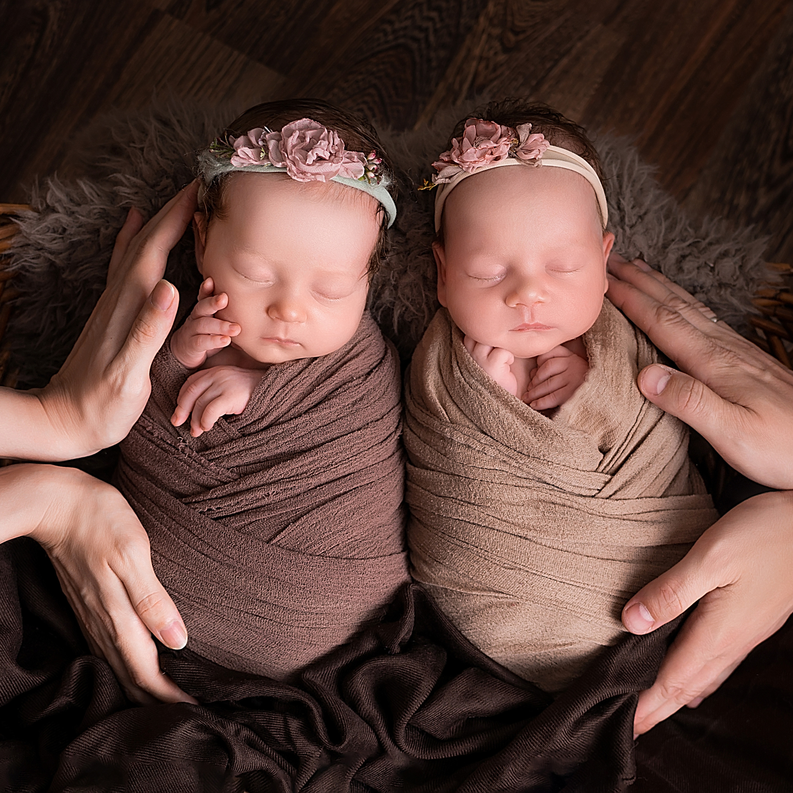 Двойняшки Кира и София