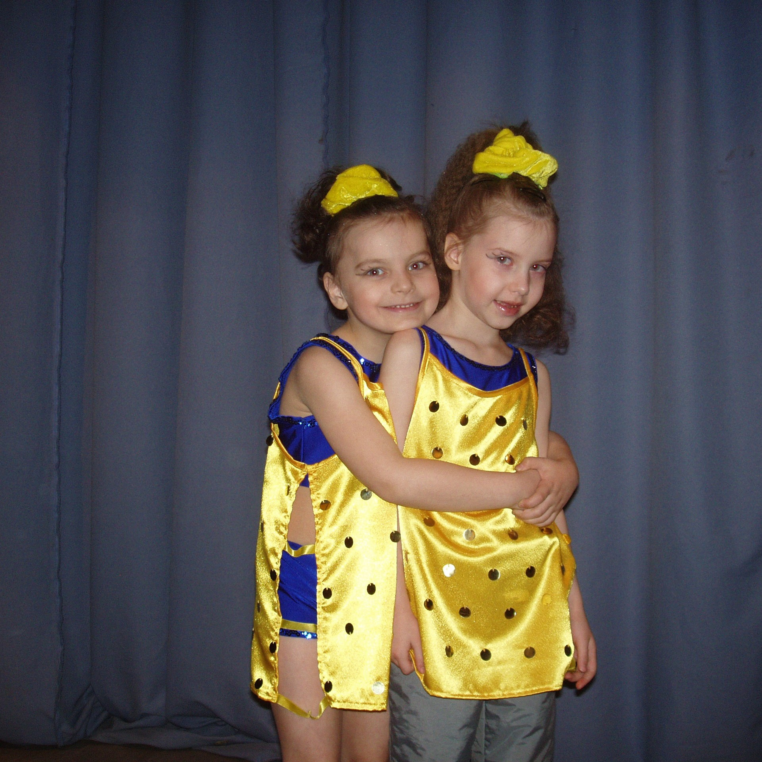 Катя танцы первое выступление 18.04.2006