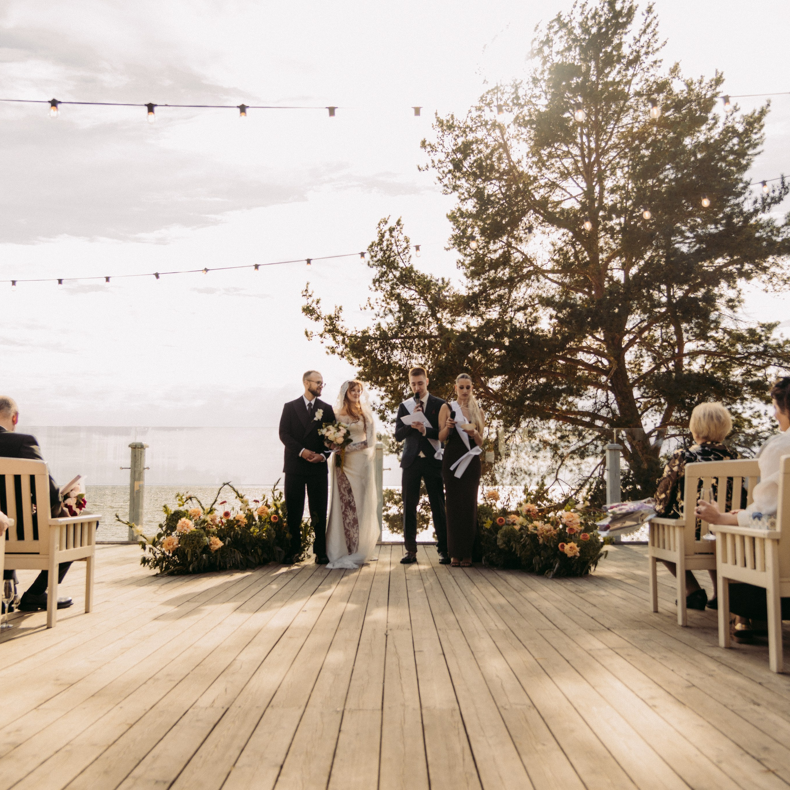 Выездная церемония у&nbsp;залива