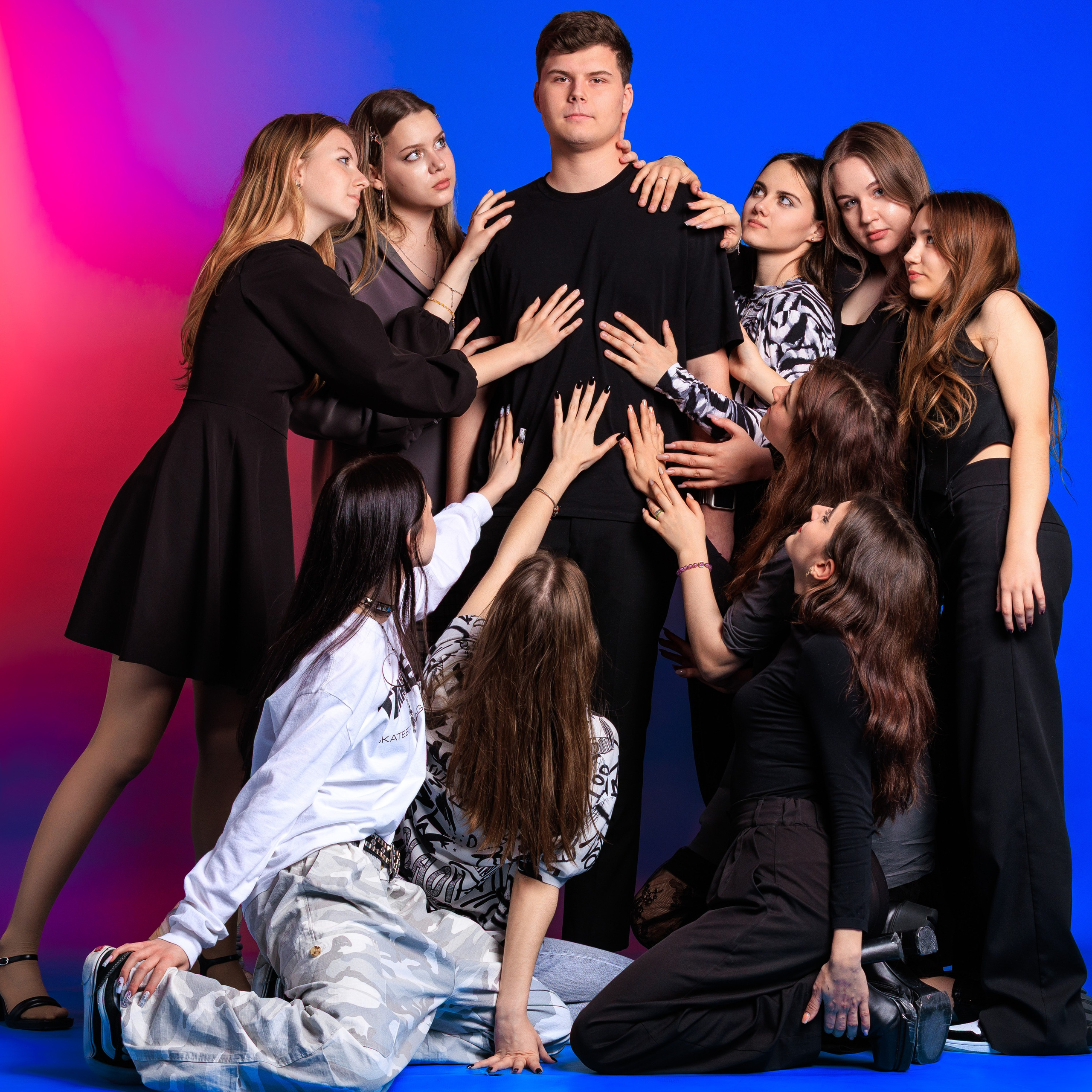 Смотреть фотки в фотостудии