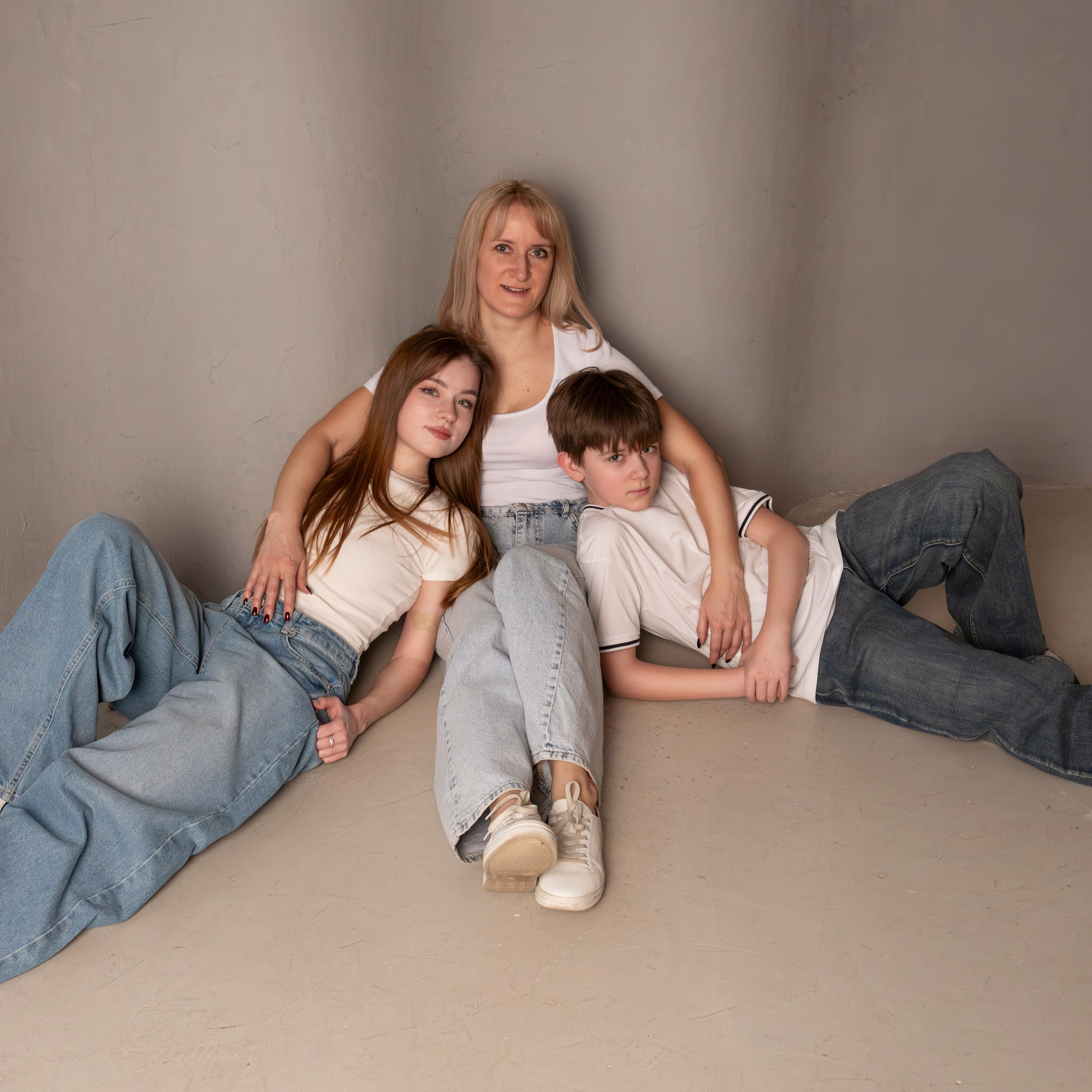 Люда с семьей