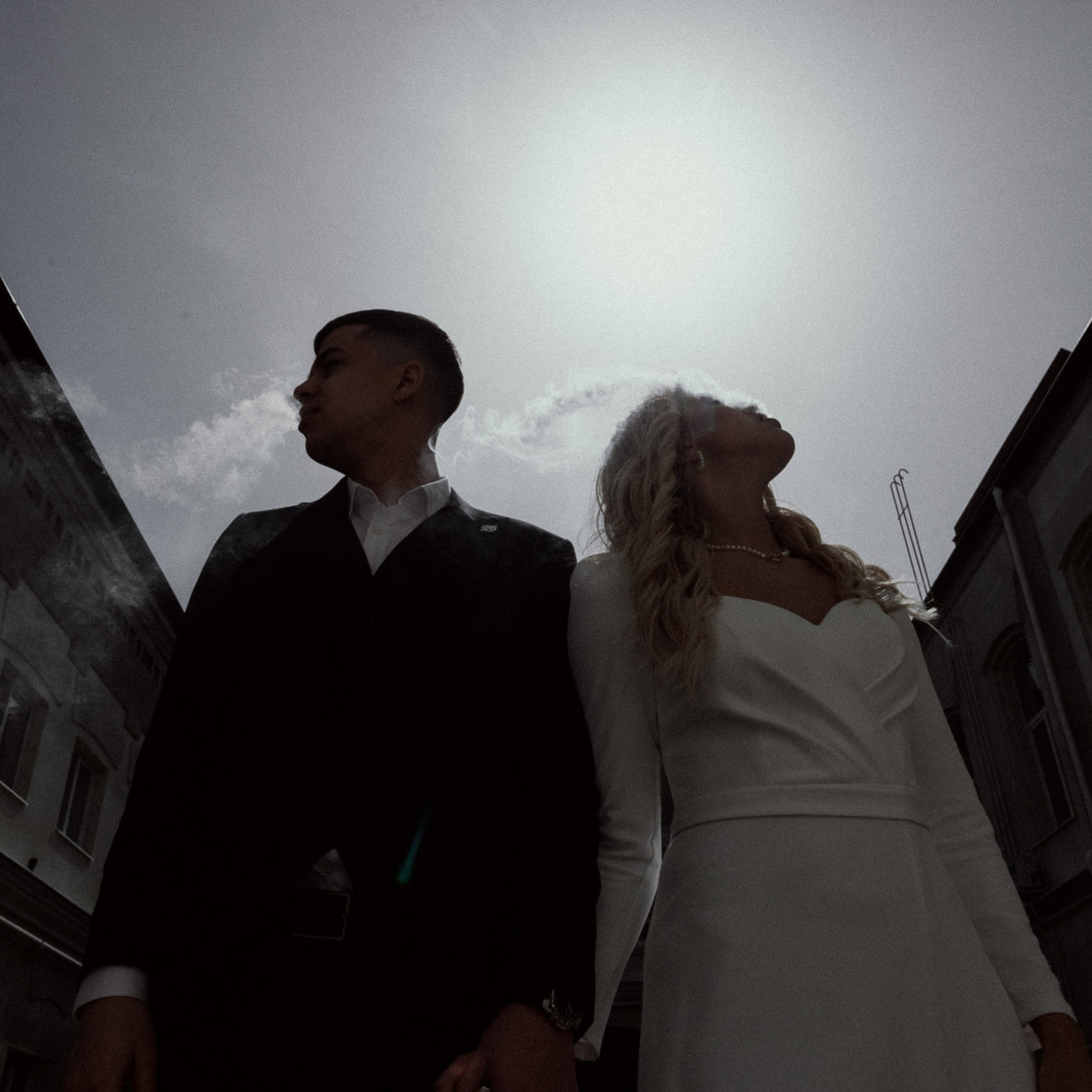 В легких тает дым