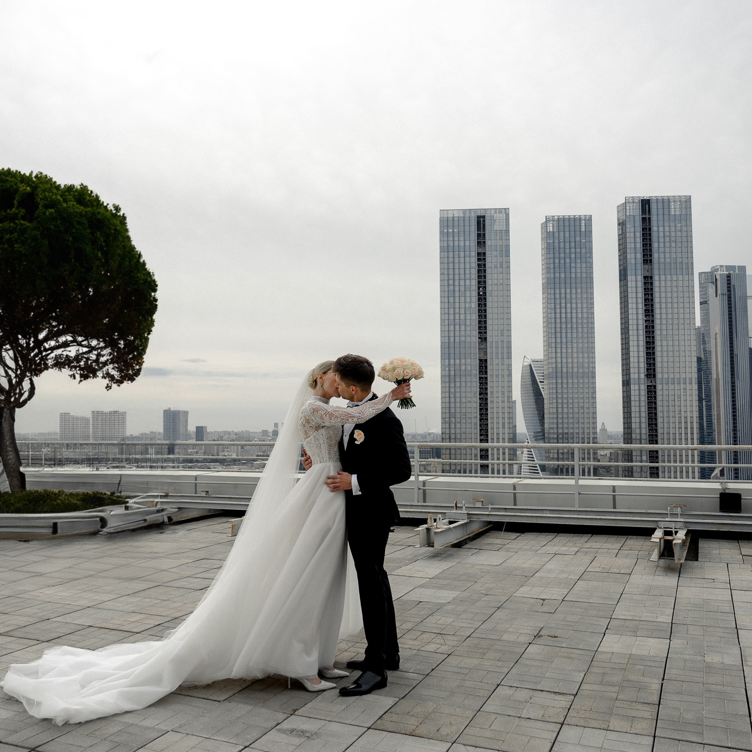 classic wedding story in Moscow