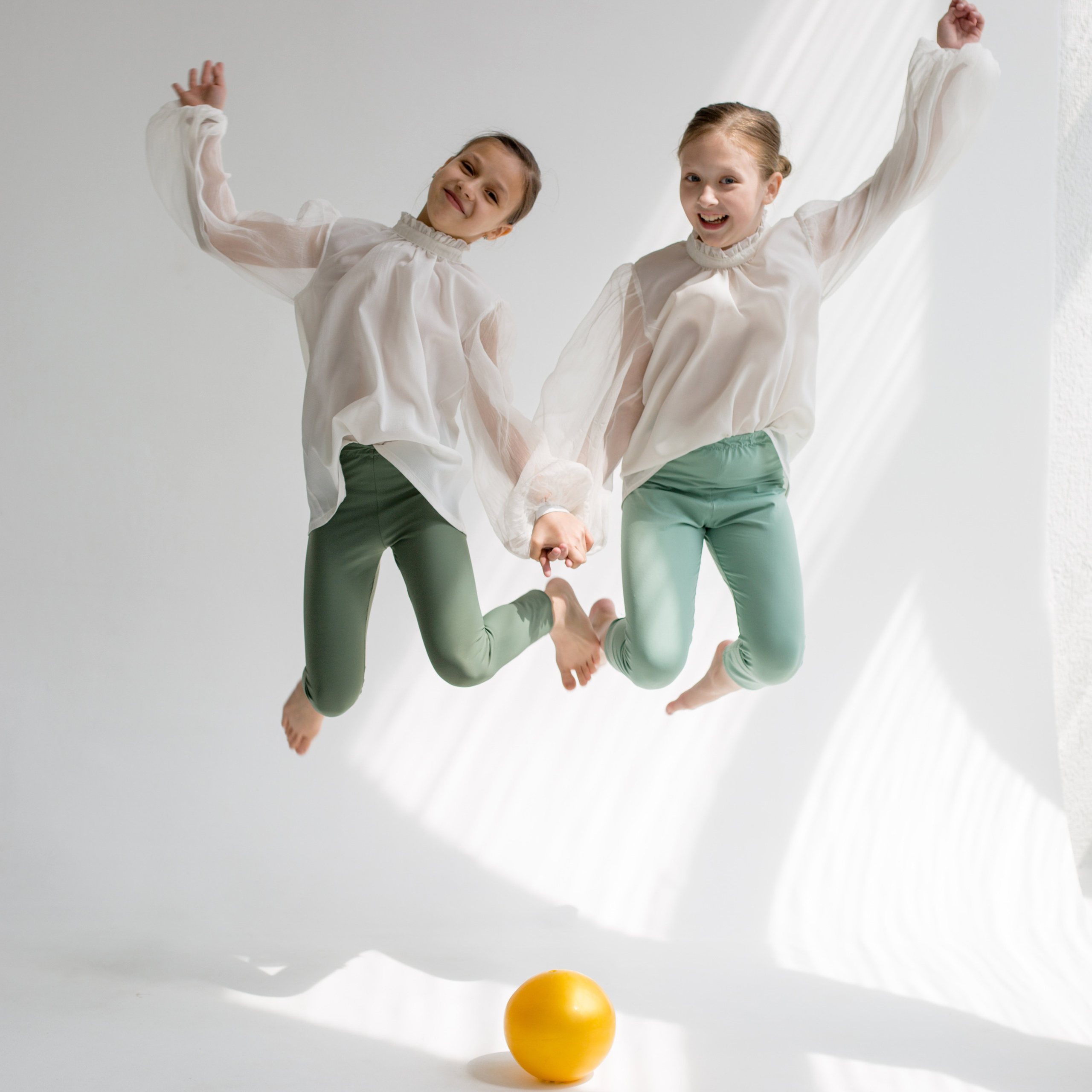 Амелия и Арина