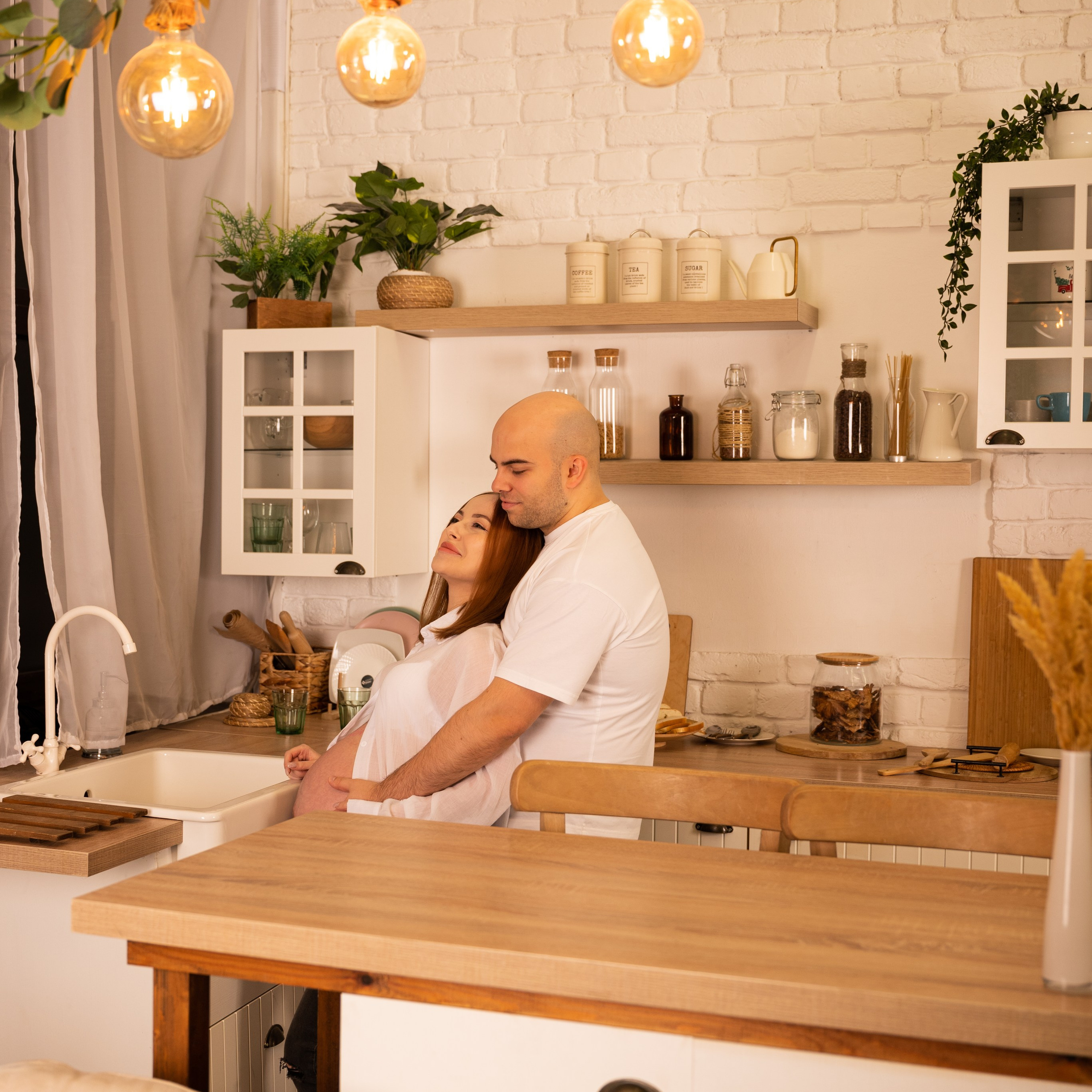 Беременность в студии Location