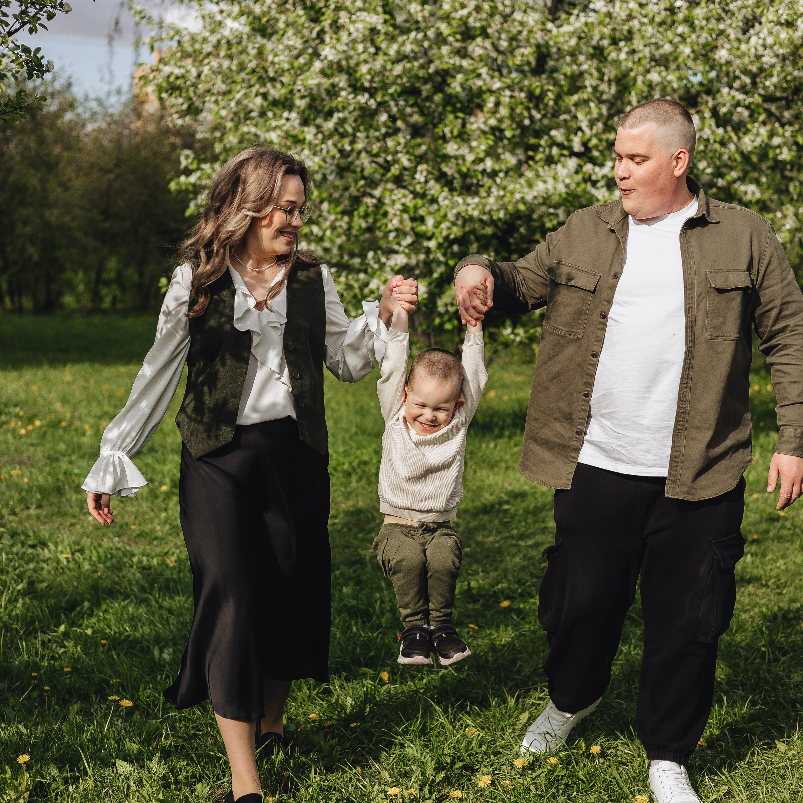 Аня + Вова + Саша. Цветение