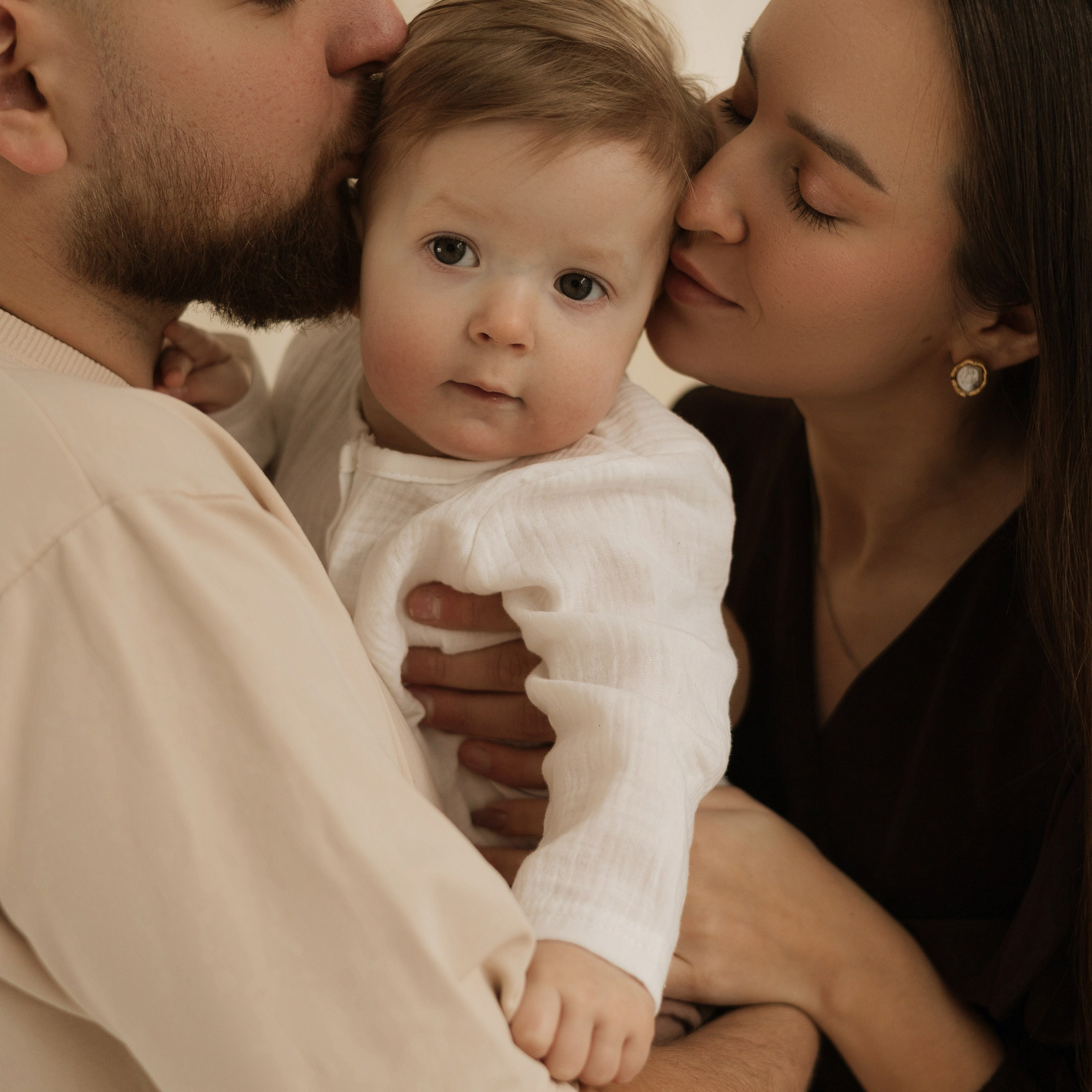 Арсений с мамой и папой