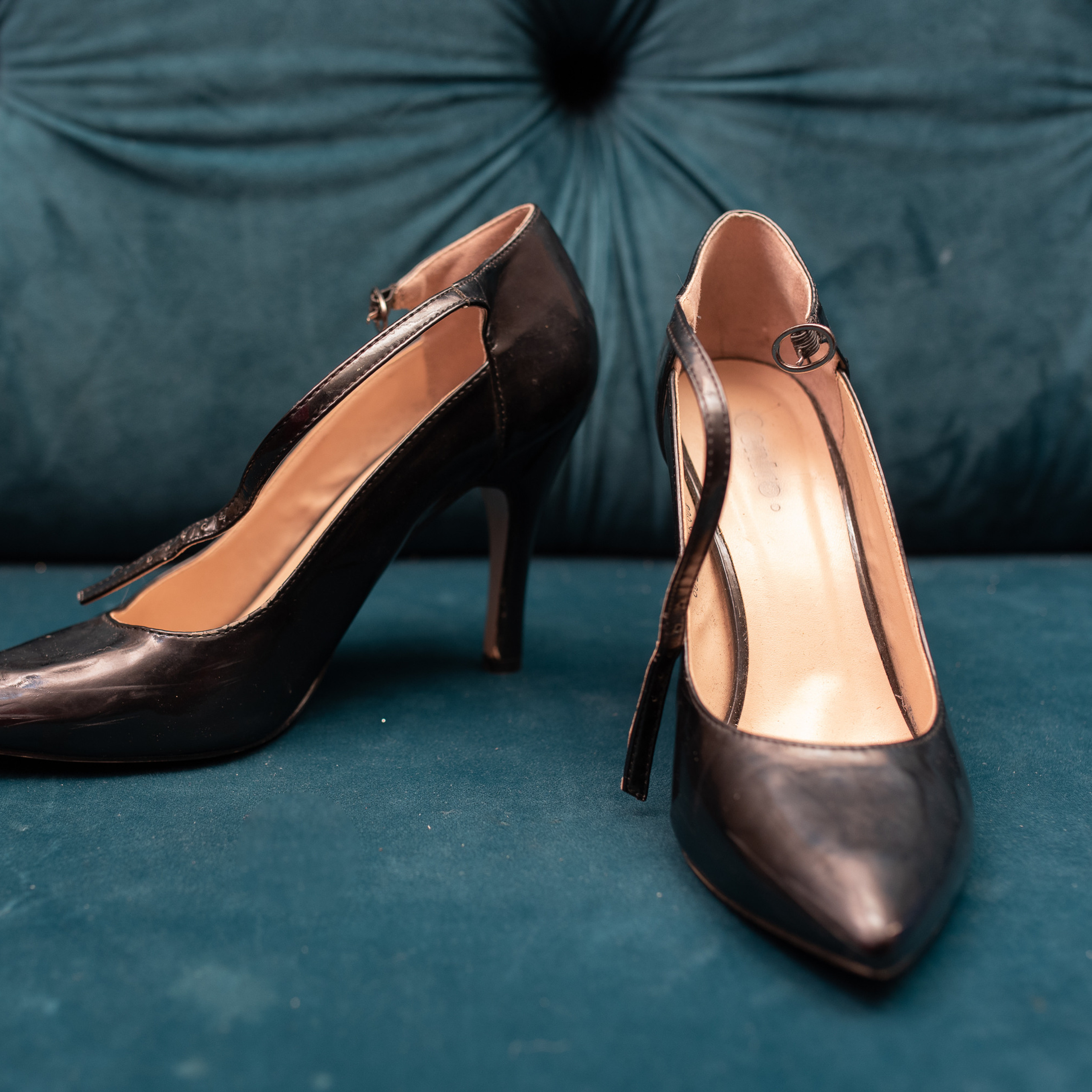 Черные лак, рр 38.5 200р