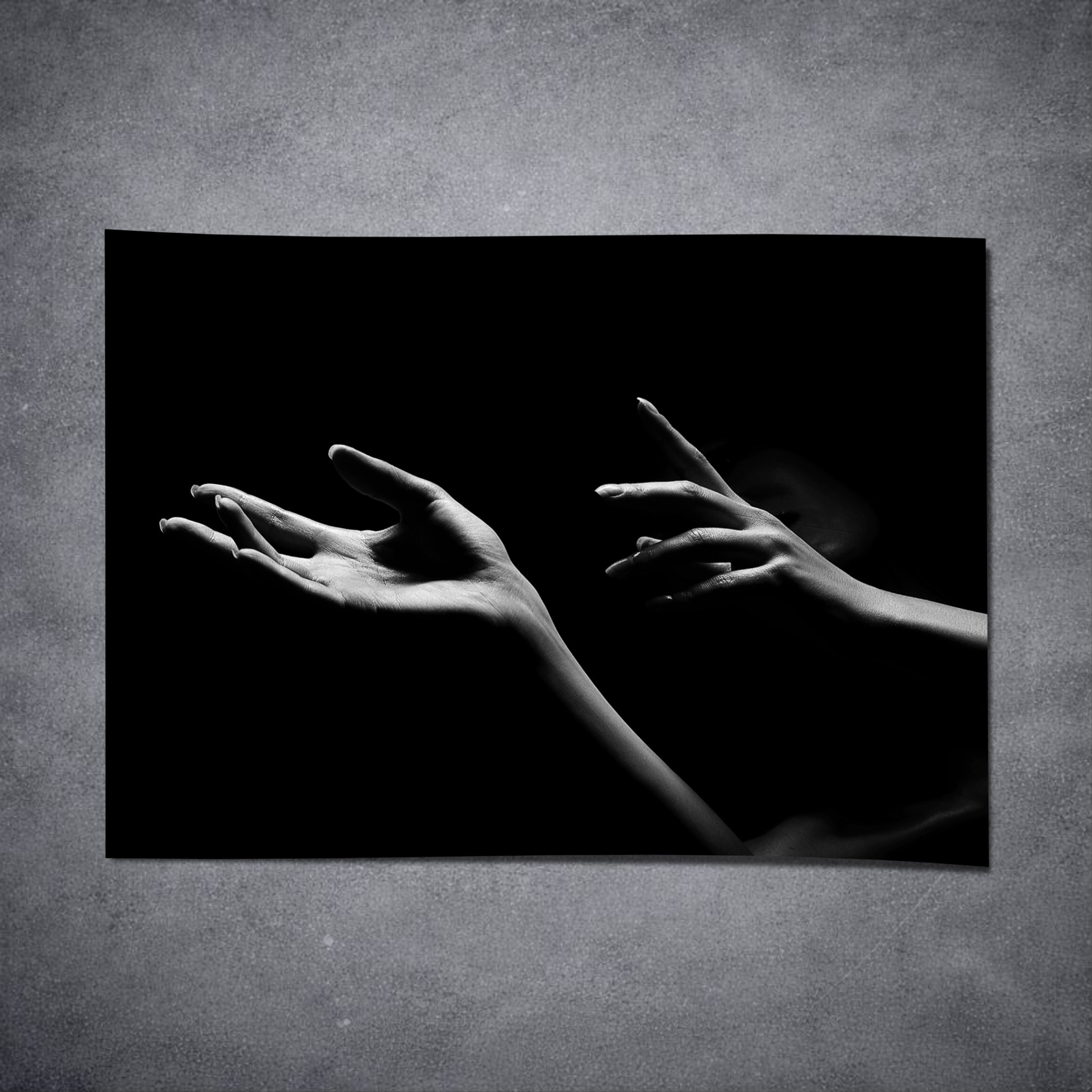 Авторский принт «До касания». Арт фотограф в Москве Леонид Маркачев. Женский портрет, будуар, фэшн, арт-ню