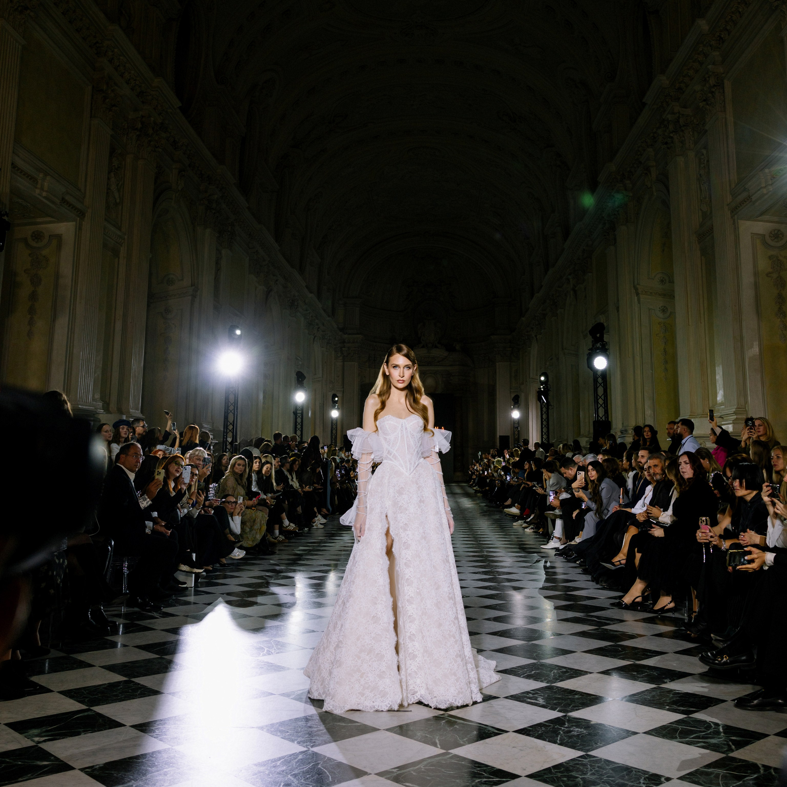 Fashion Show White Wedding in Turino 2025