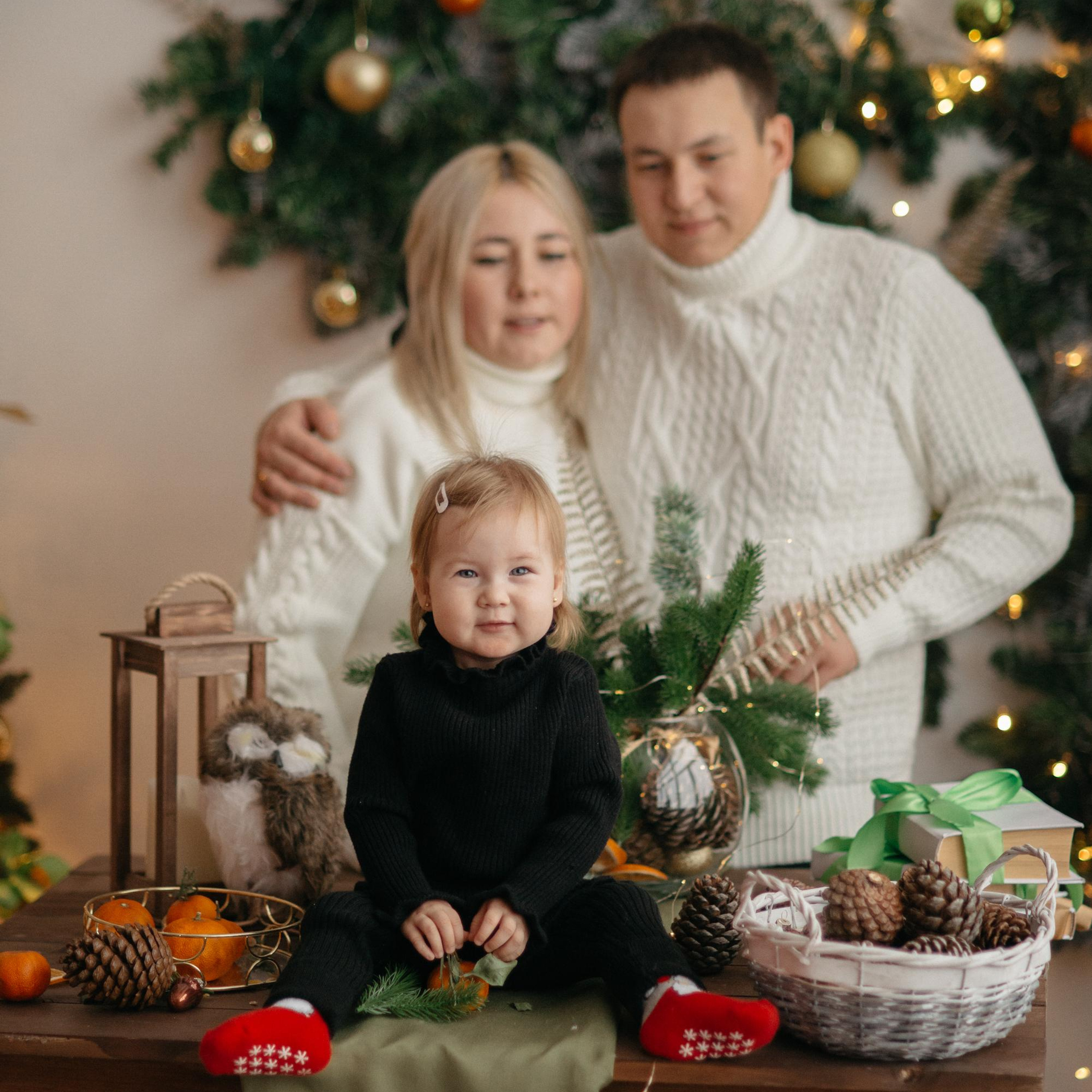Новогодняя семейная фотосессия в студии Локо