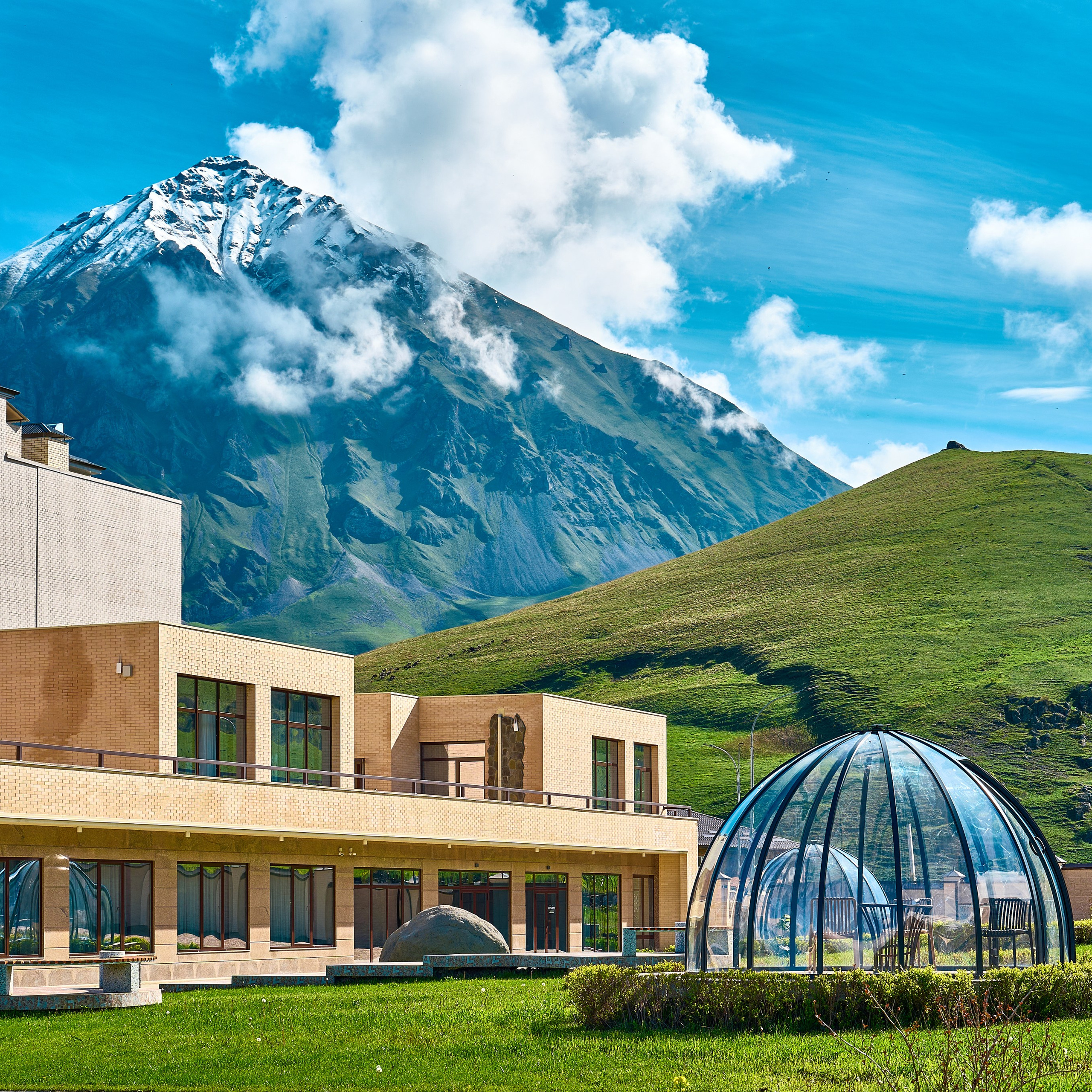 Cosmos La Vallee. Рекламный фотограф, видеограф, арт-директор в Санкт-Петербурге — Олег Хохрин
